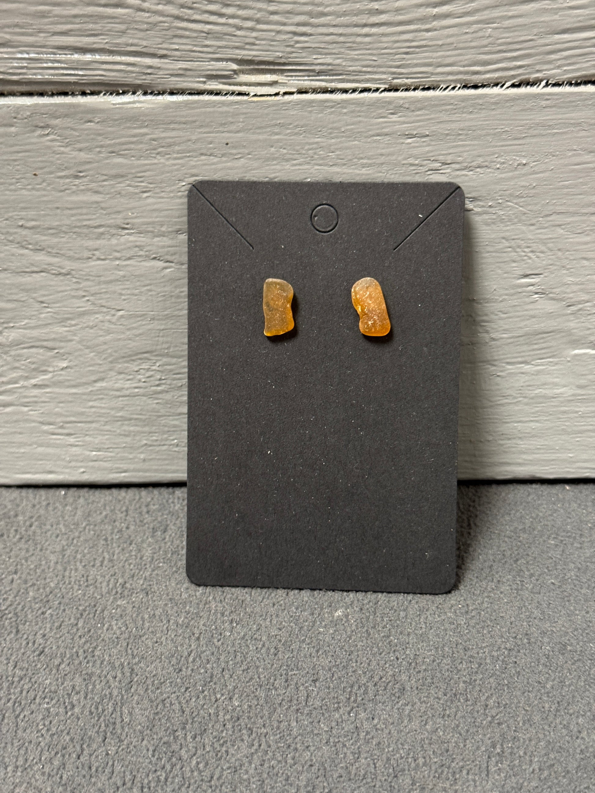 Braune Meerglas-Ohrringe