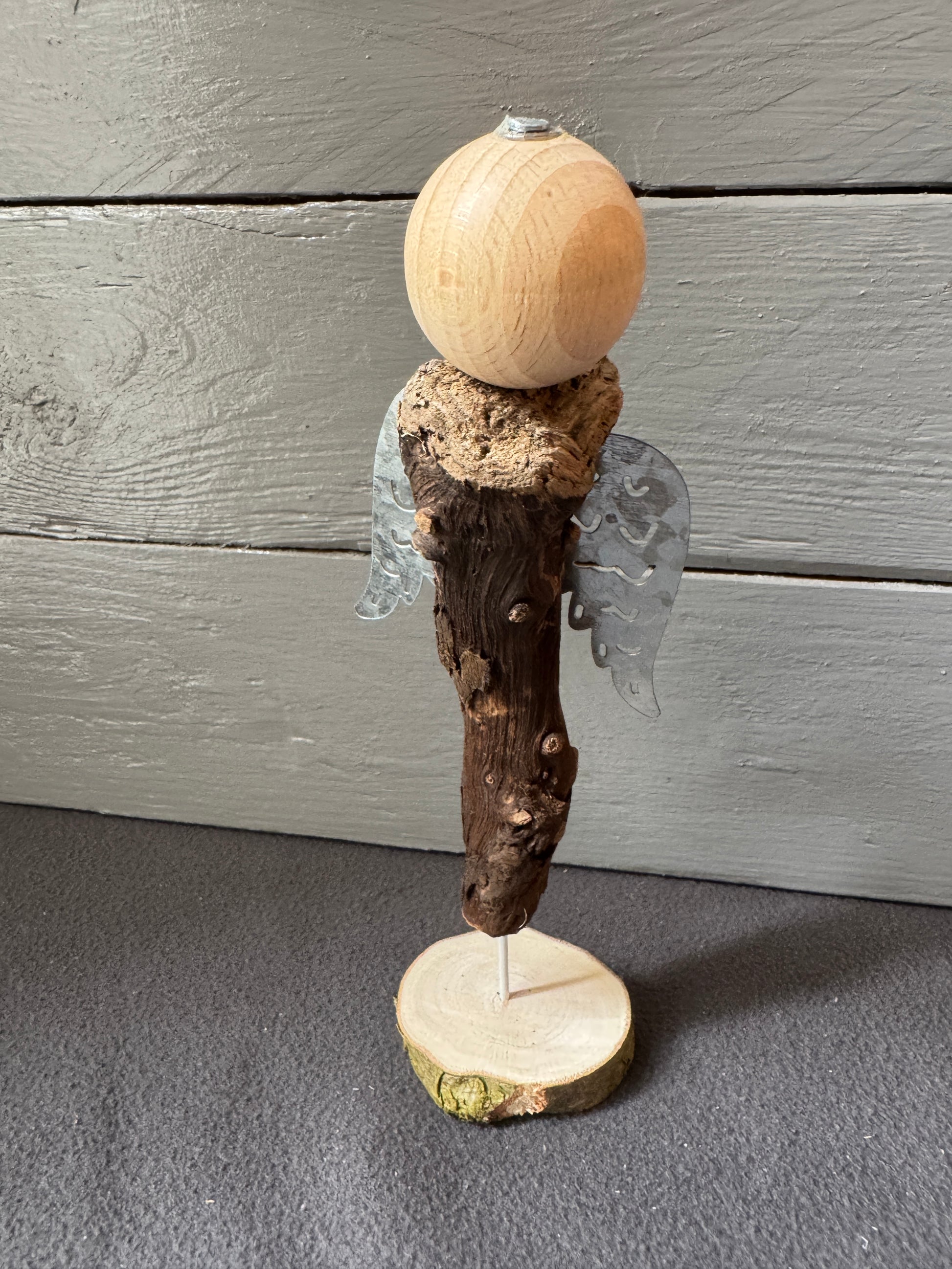 Engel Floriel – Treibholz und silberne Flügel