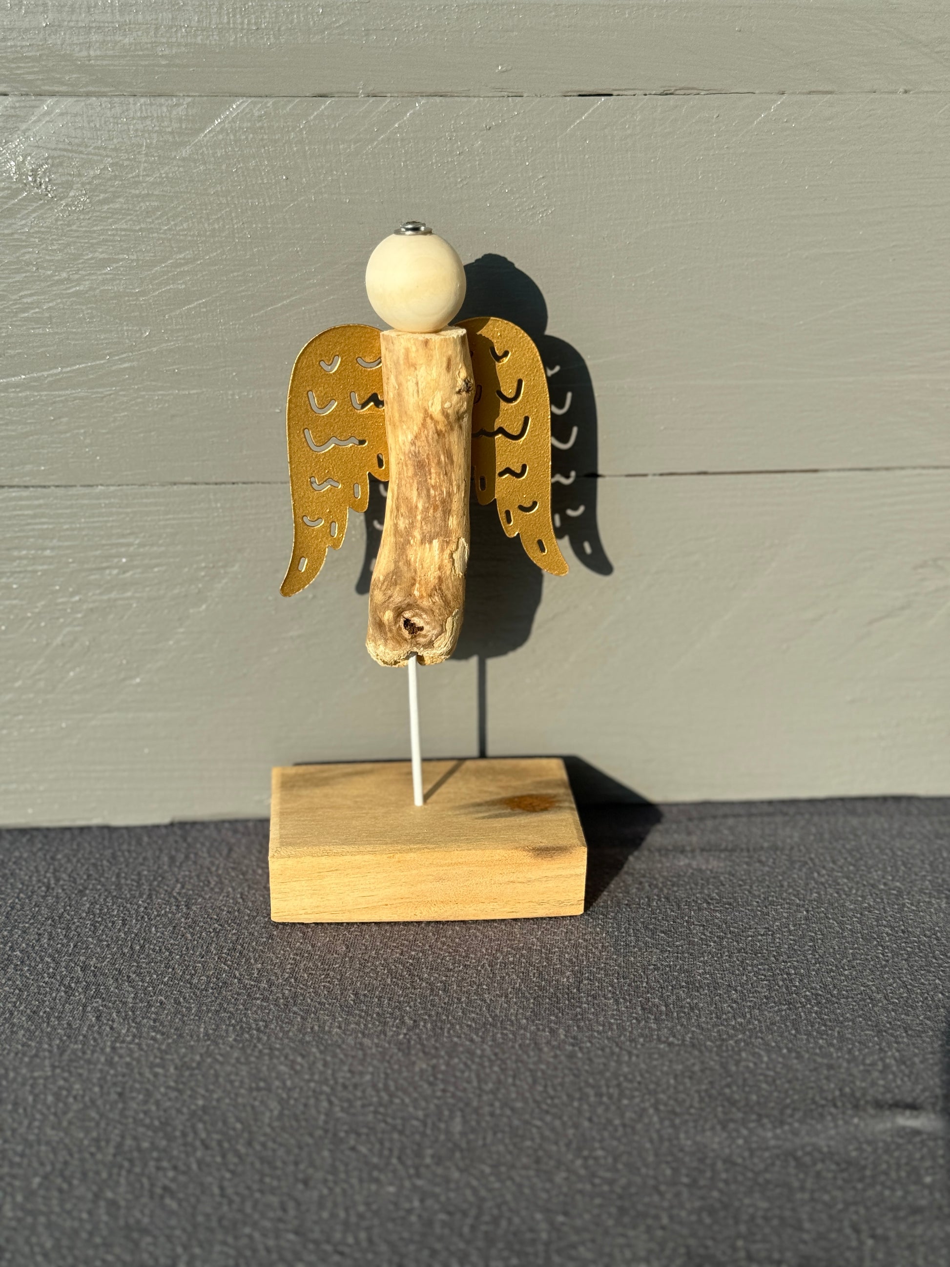 Schutzengel aus Ostsee-Treibholz – kraftvolle Dekofigur