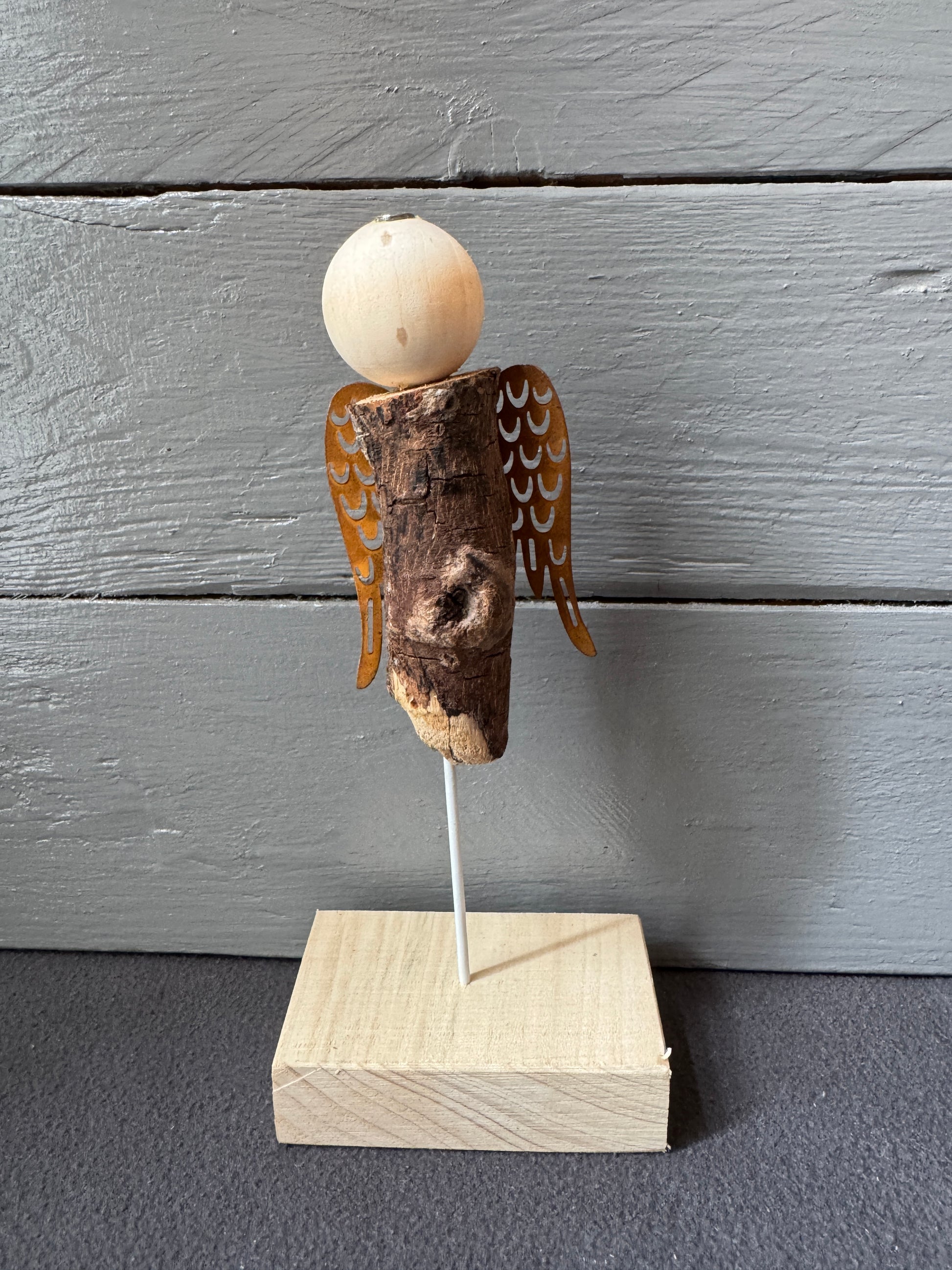 Loyaler Schutzengel als Wohnaccessoire