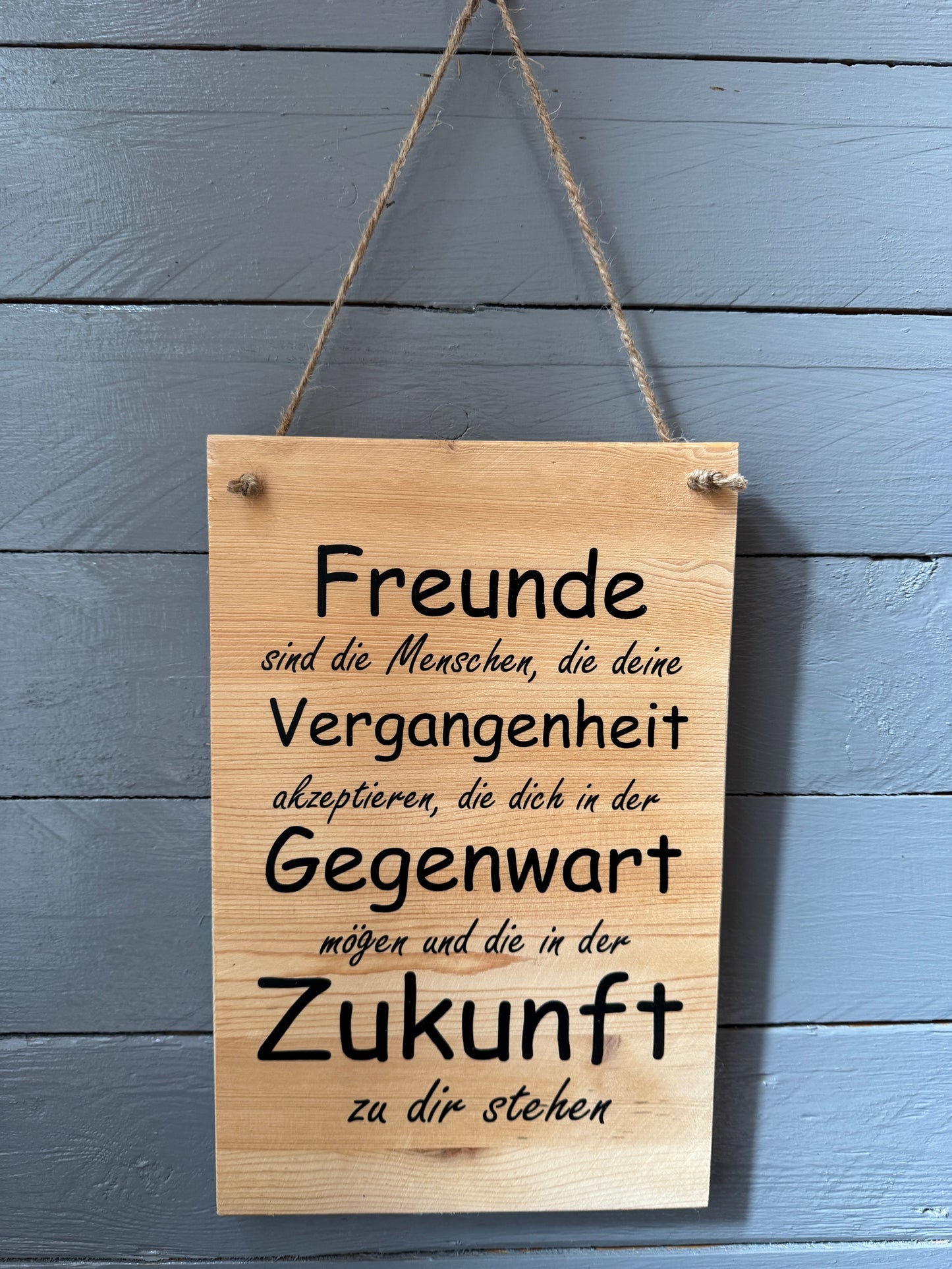 Echte Freunde – Holzschild als Geschenk für Herzensmenschen
