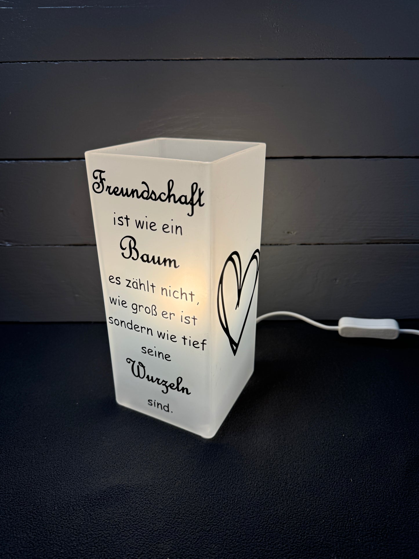 Personalisierbare Glaslampe Freundschaft – Geschenk für echte Verbundenheit