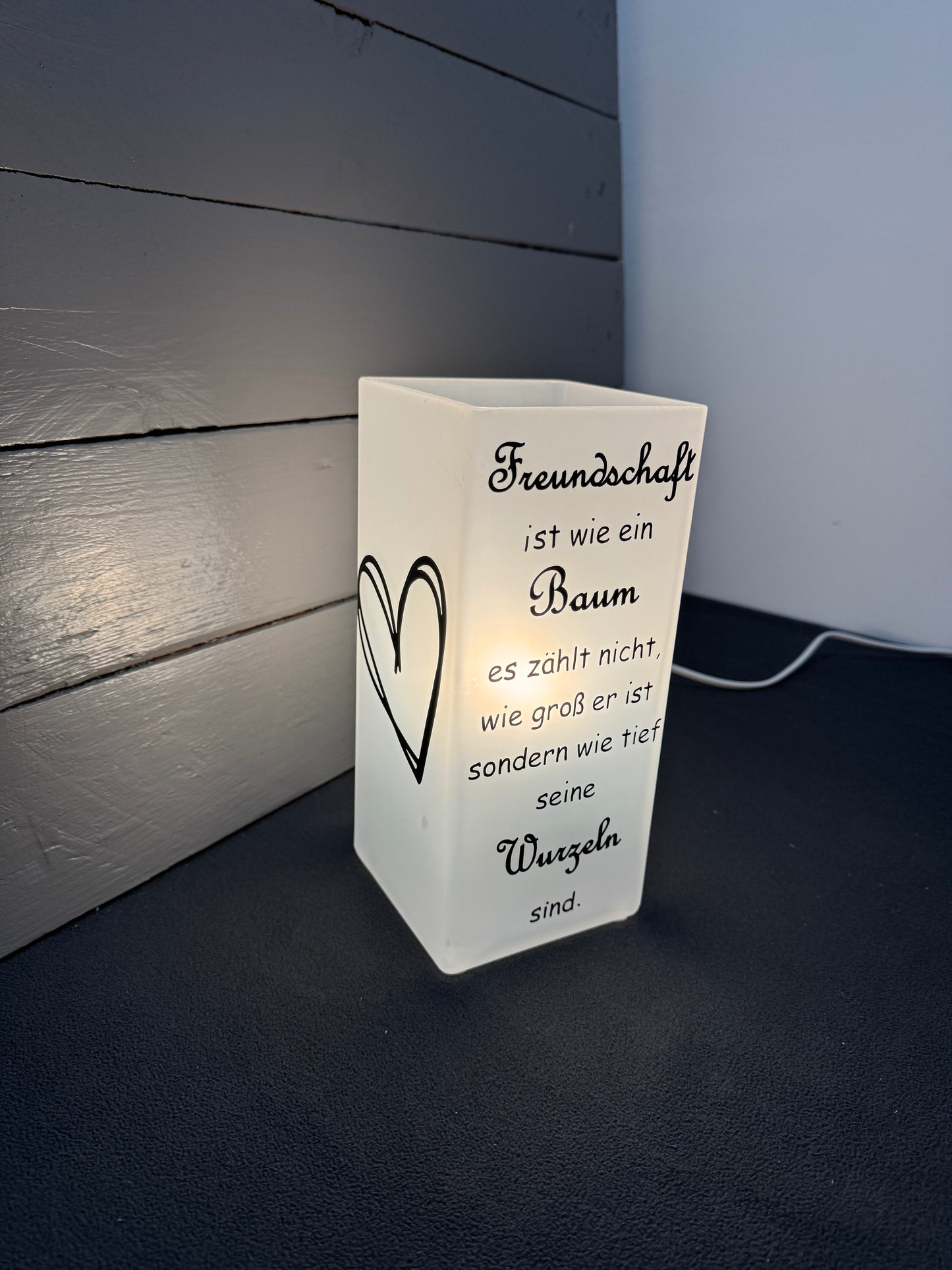Personalisierbare Glaslampe Freundschaft – Geschenk für echte Verbundenheit