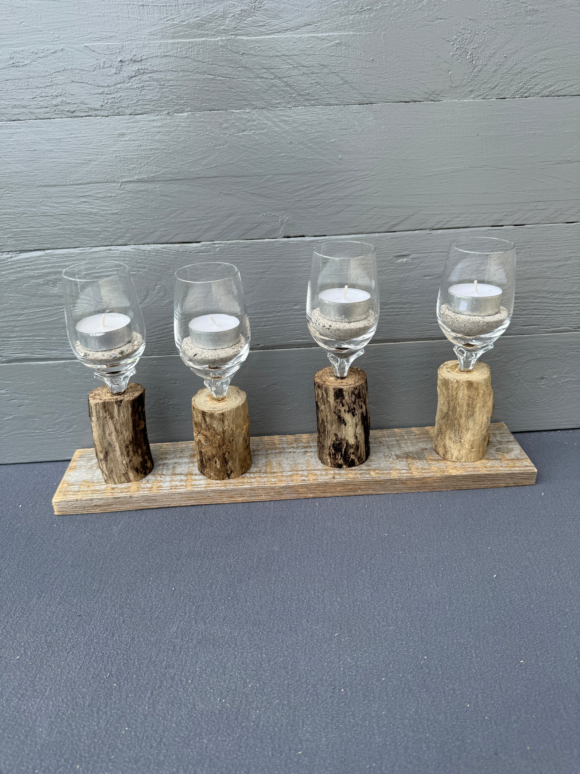 Rustikales Design mit Glas und Sand – Küstenflair für dein Zuhause