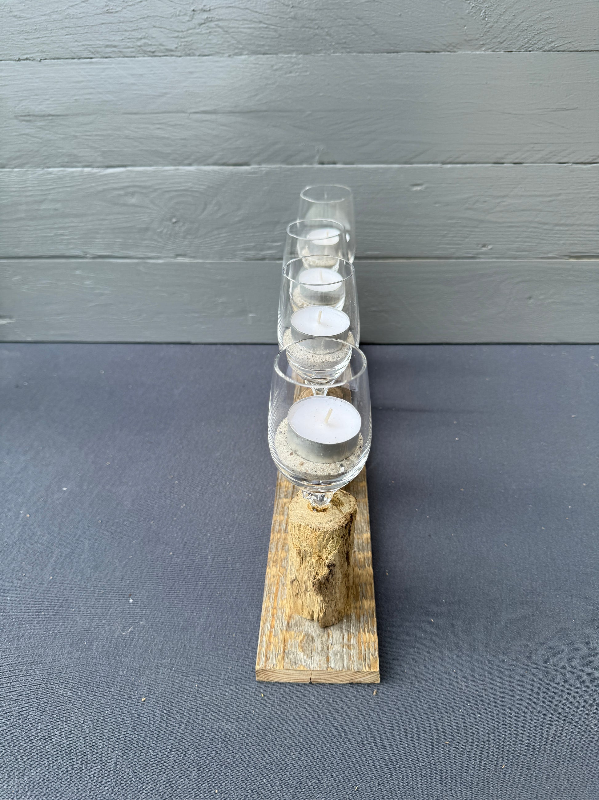 Handgemachter Teelichthalter aus Palettenholz und Küstenholz