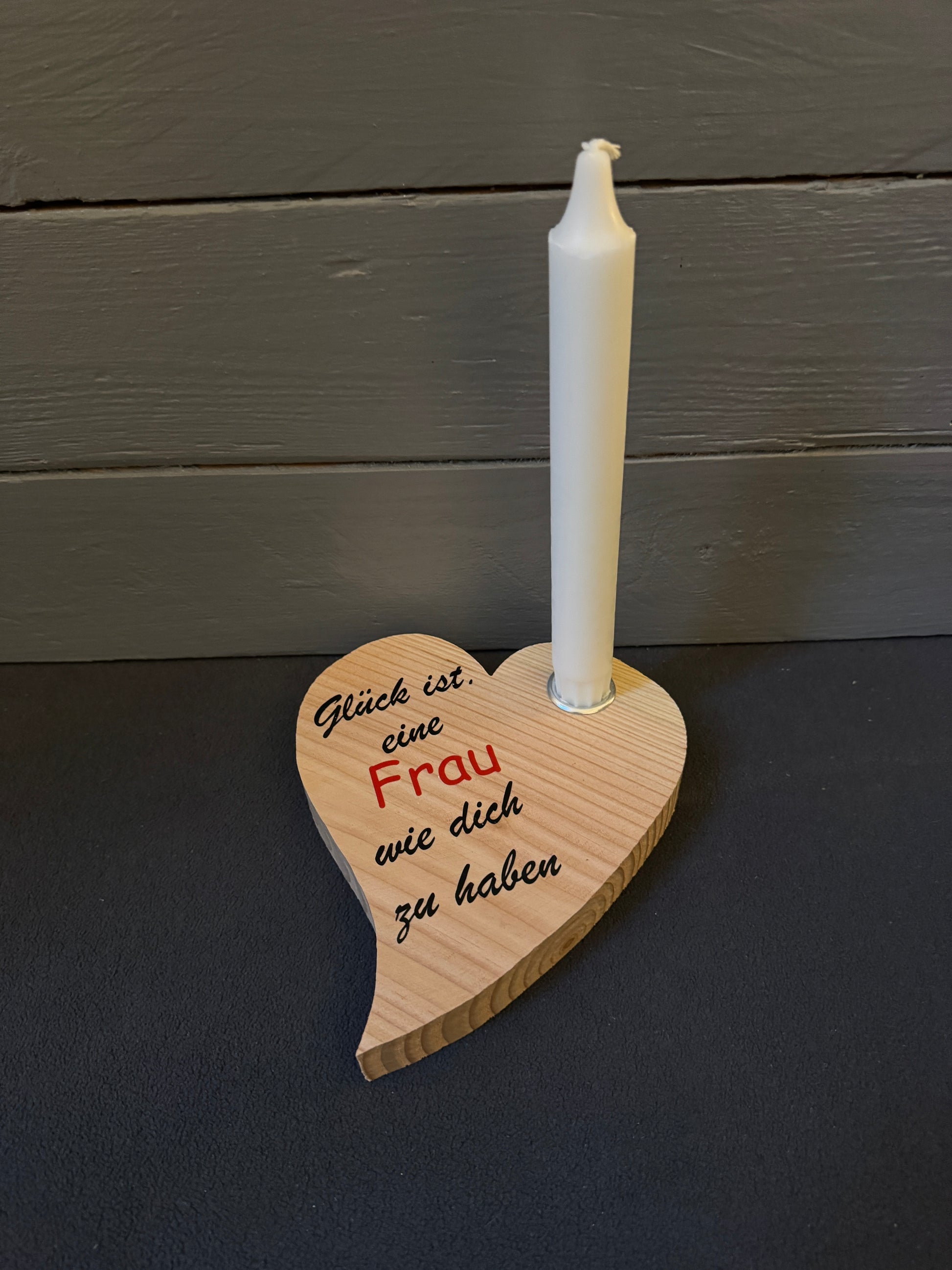 Rustikales Dekoherz aus Holz als Kerzenhalter