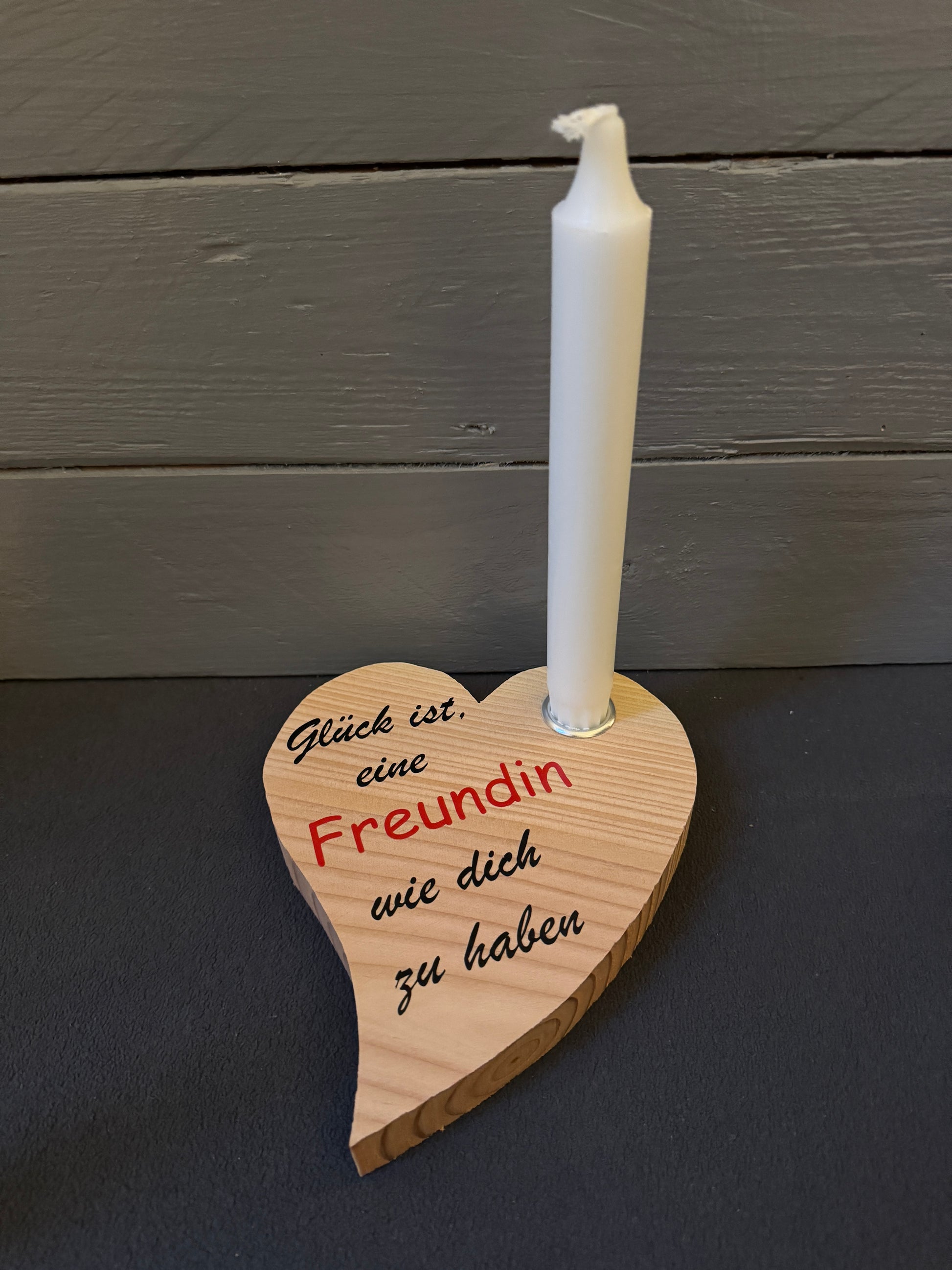 Rustikales Dekoherz aus Holz als Kerzenhalter mit Gravurtext