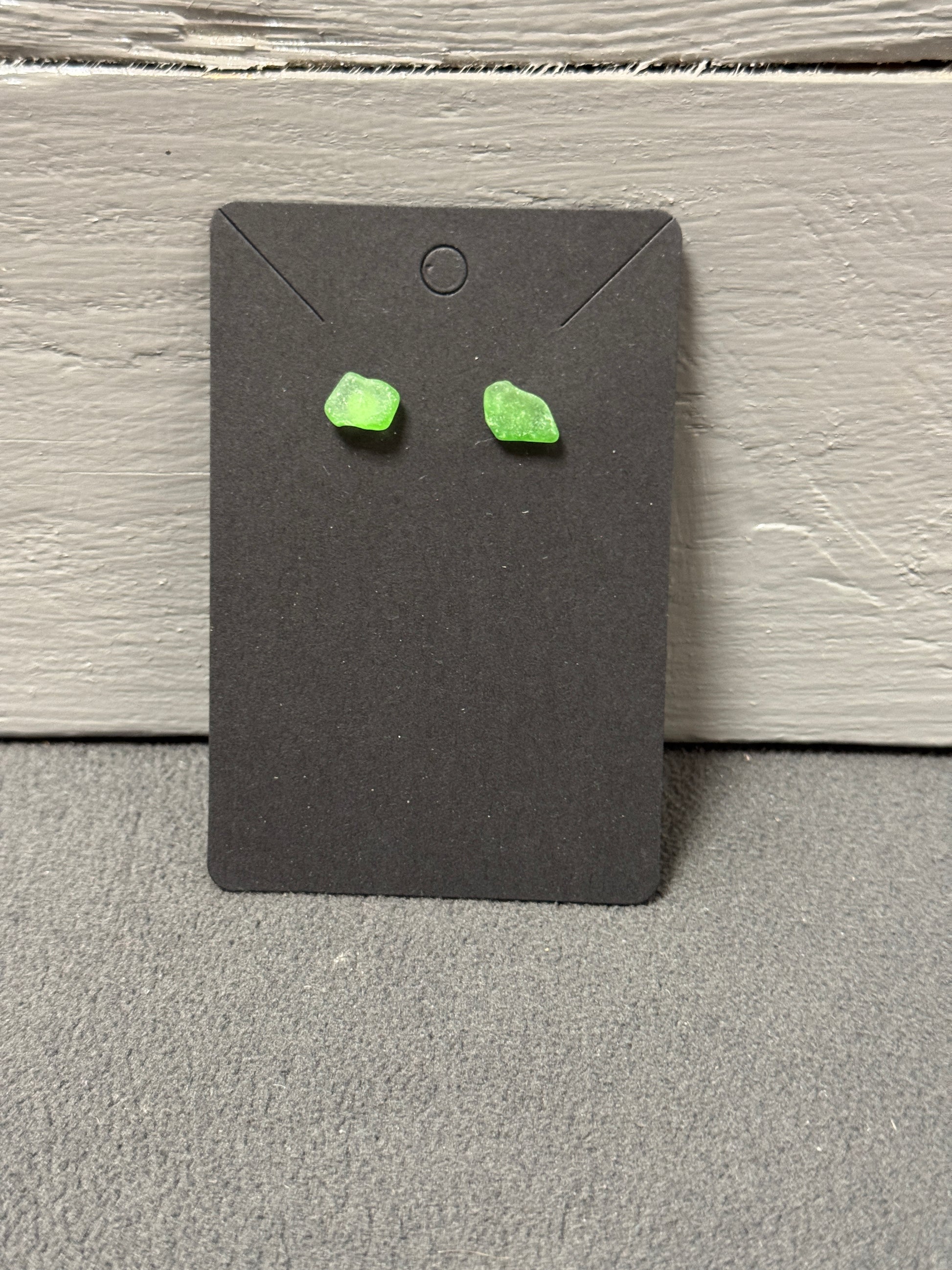 Ohrringe aus grünem Meerglas