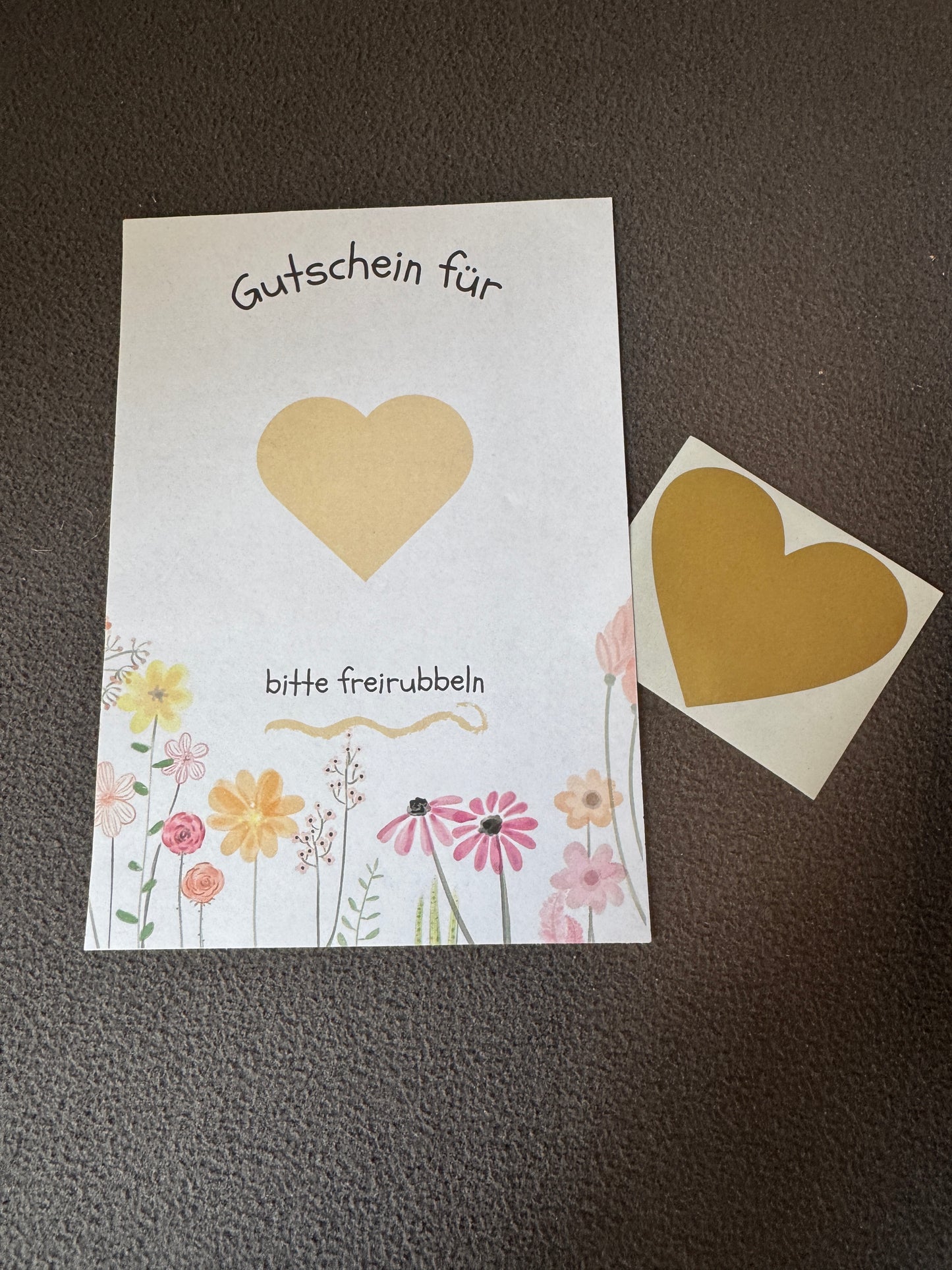 Sommerliches Rubbellos „Gutschein“ mit Rubbelaufkleber – für kreative Geschenke oder Überraschungen.