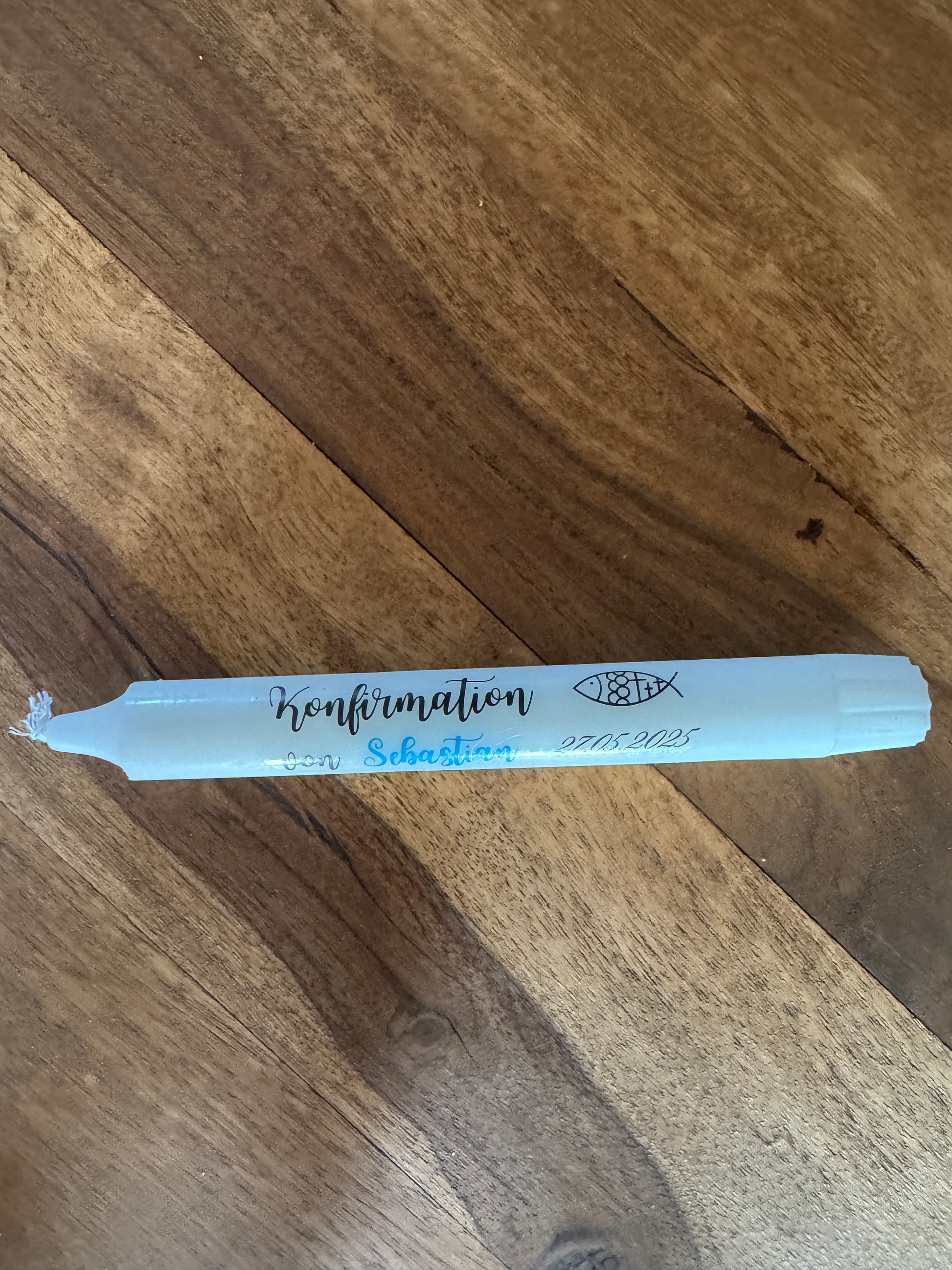 Gastgeschenk zur Konfirmation – personalisierte Kerze