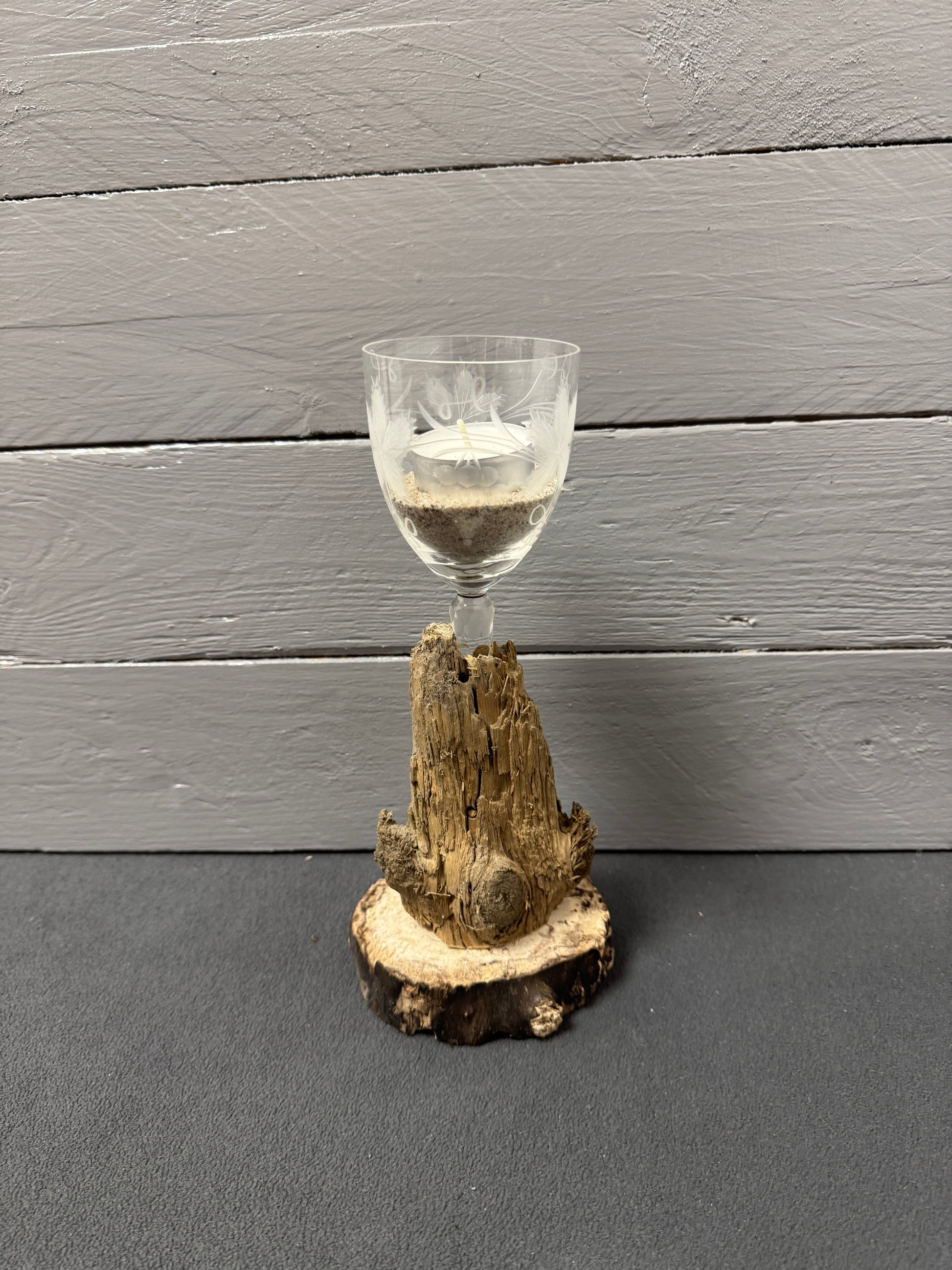 Kerzenhalter „Wellenholz“ aus Treibholz und Holzscheibe