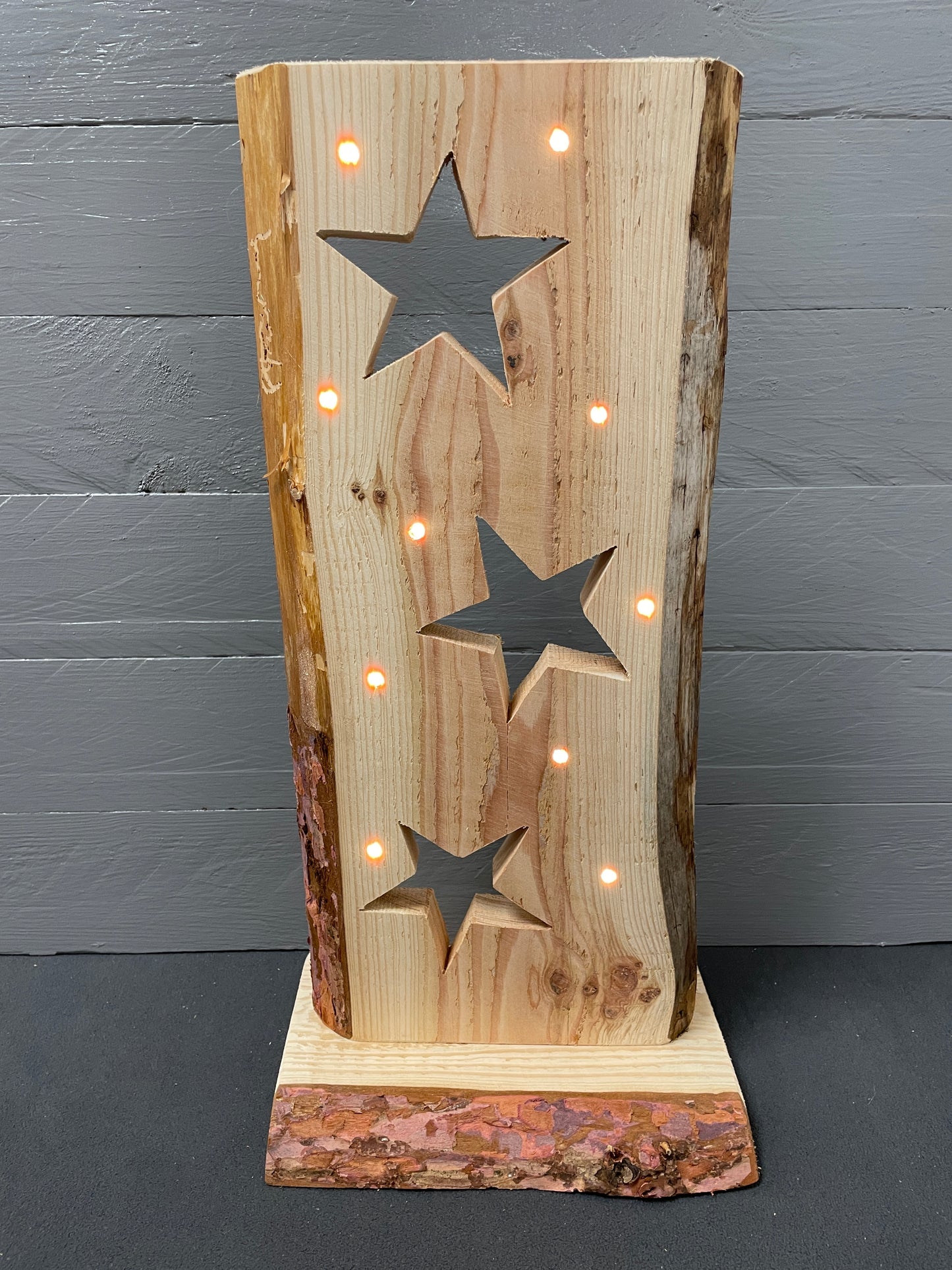 Kleine Stele mit Sternen LED beleuchtet für Weihnachten