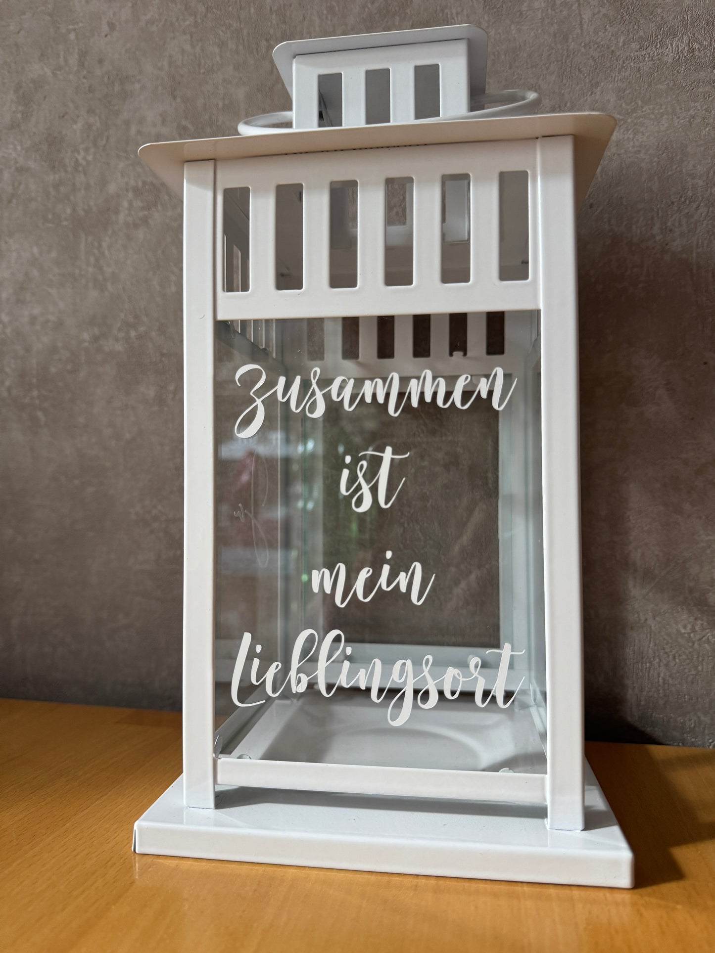 Laterne von oben fotografiert – Dekoration für Hochzeit oder Jubiläum, romantisches Licht