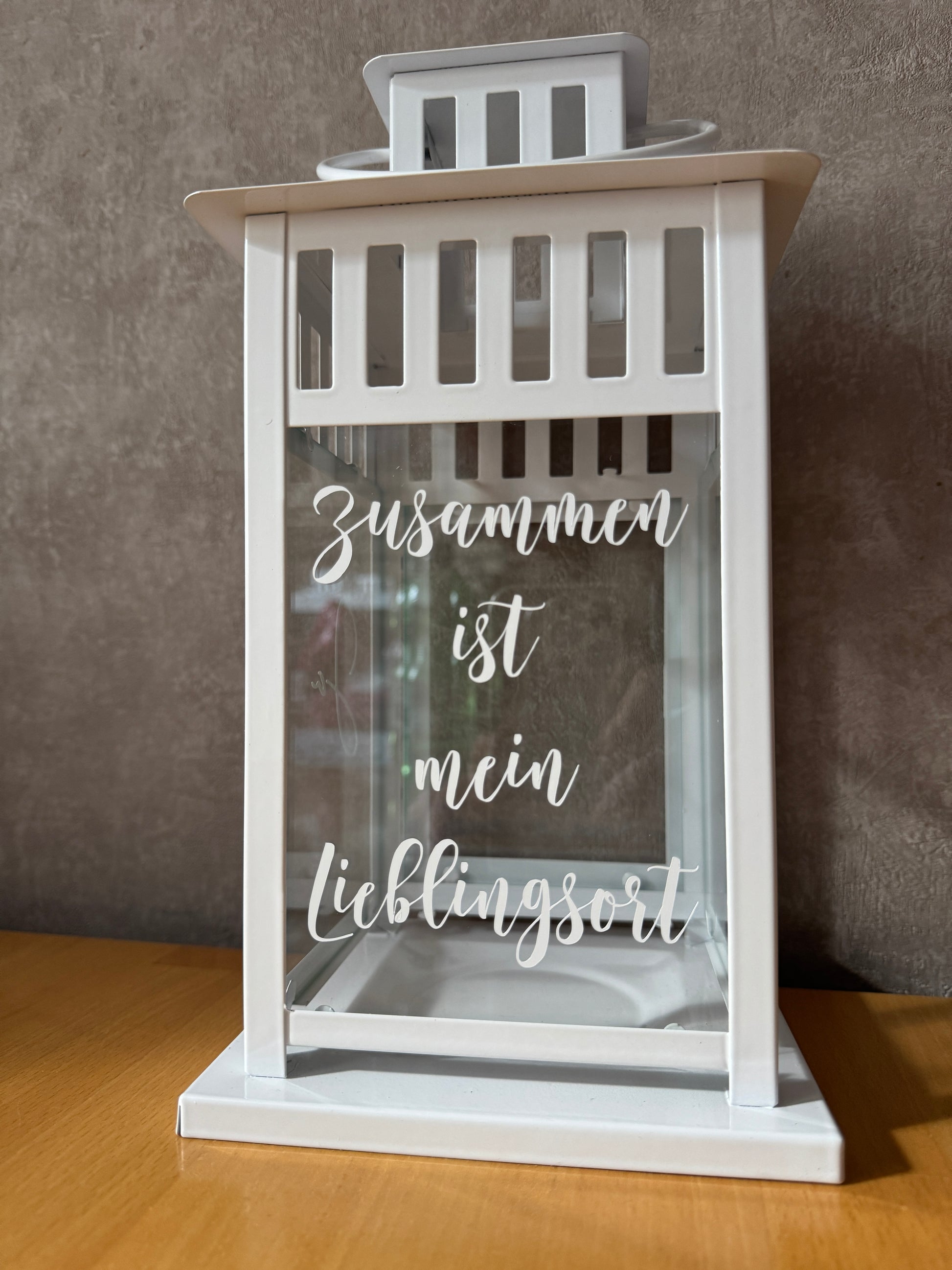 Laterne von oben fotografiert – Dekoration für Hochzeit oder Jubiläum, romantisches Licht