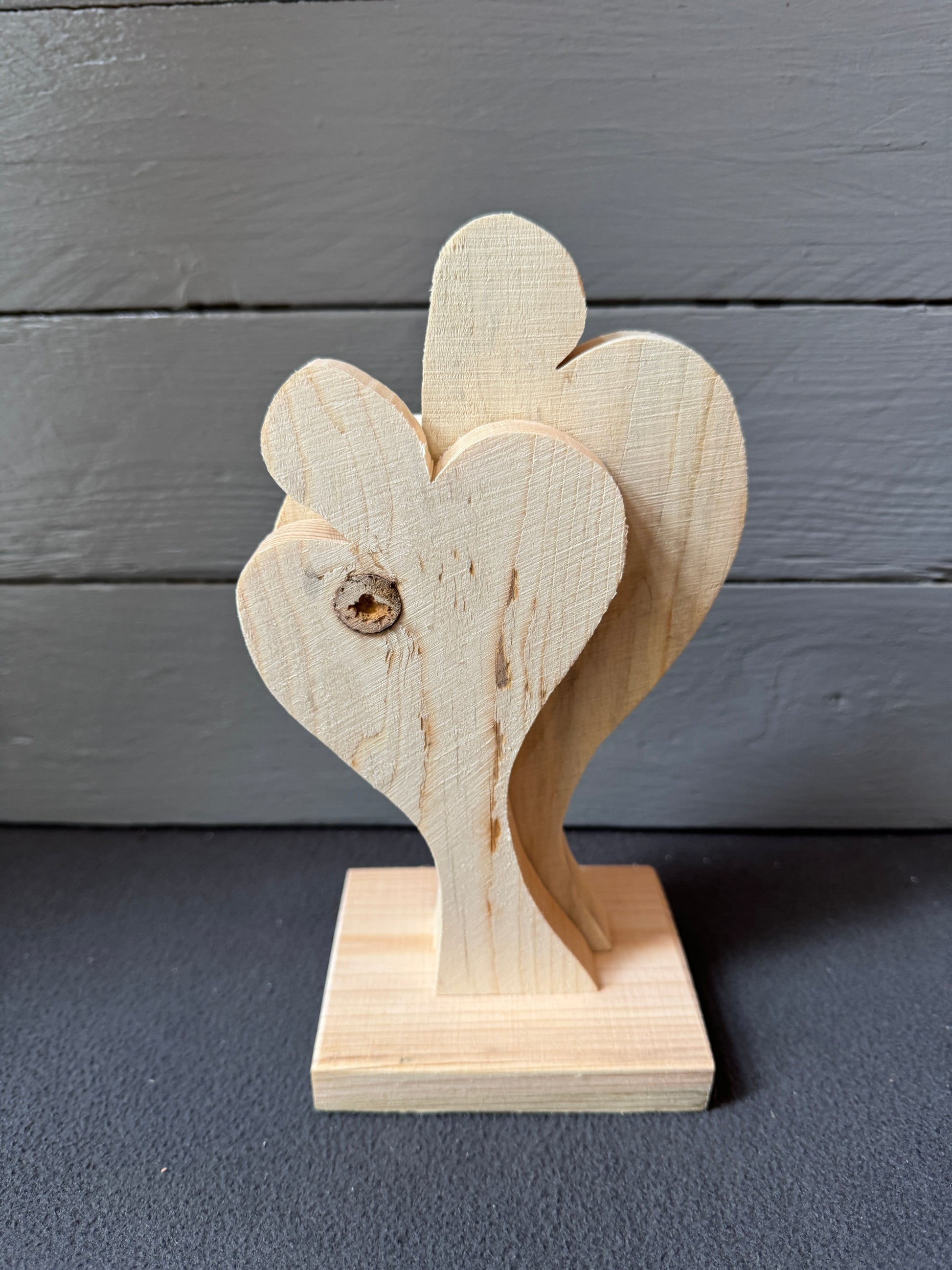 Rustikales Liebespaar aus Holz mit Gravur – Personalisierbar für Hochzeiten