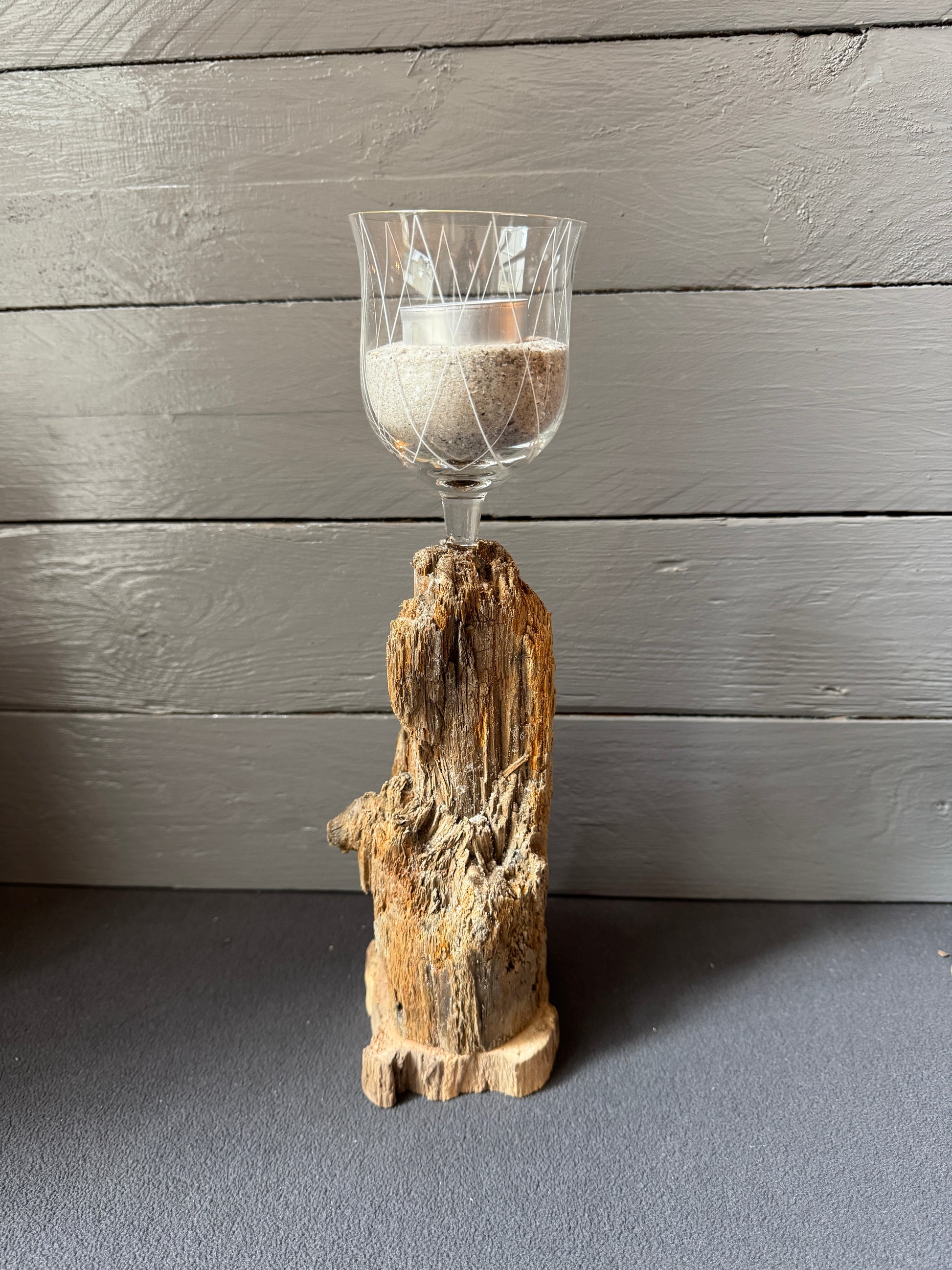 Unikat-Kerzenhalter mit Teelichtglas und Ostseesand