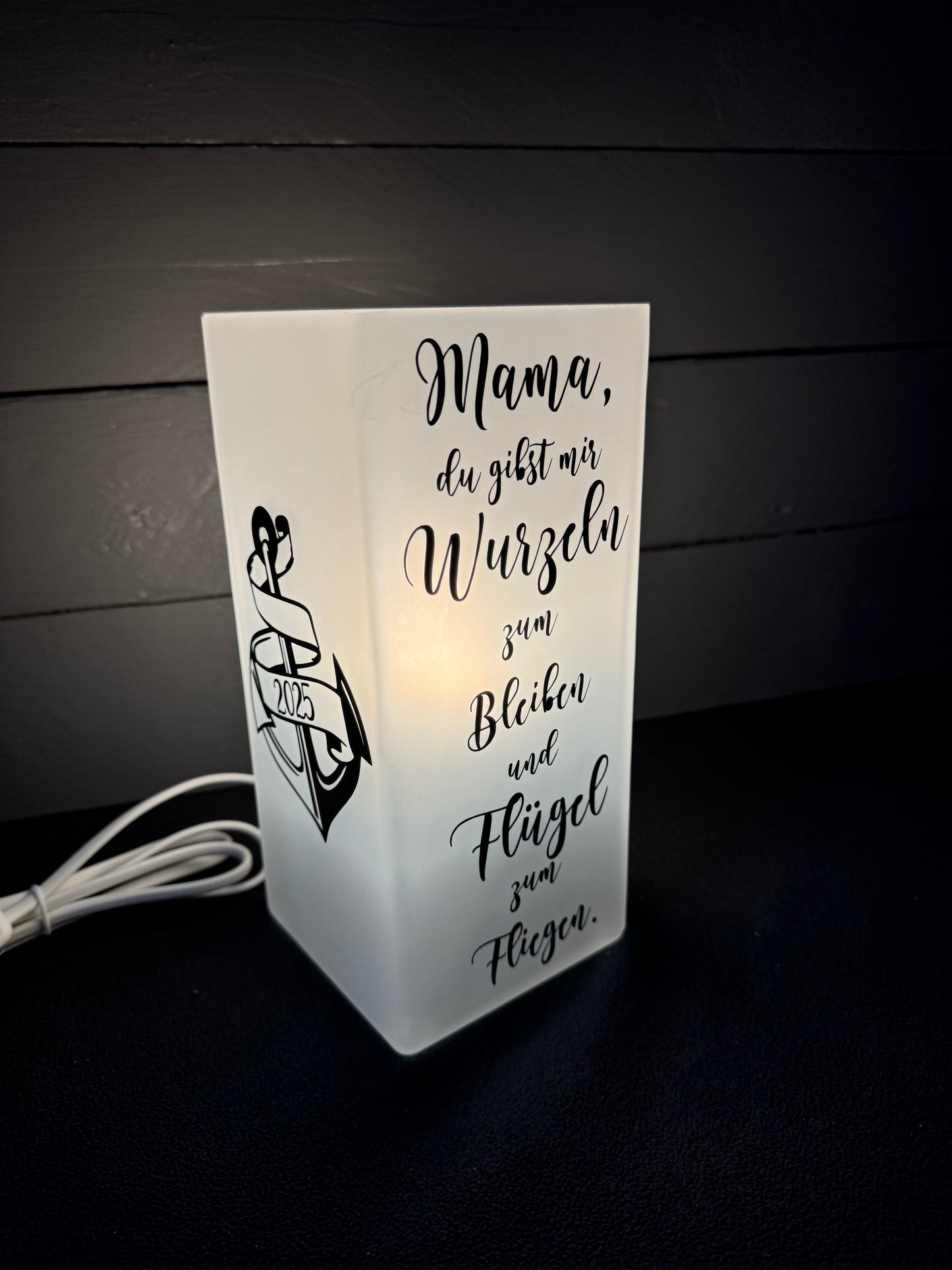 Leuchtende Glaslampe mit Muttertagsbotschaft in stilvollem Design