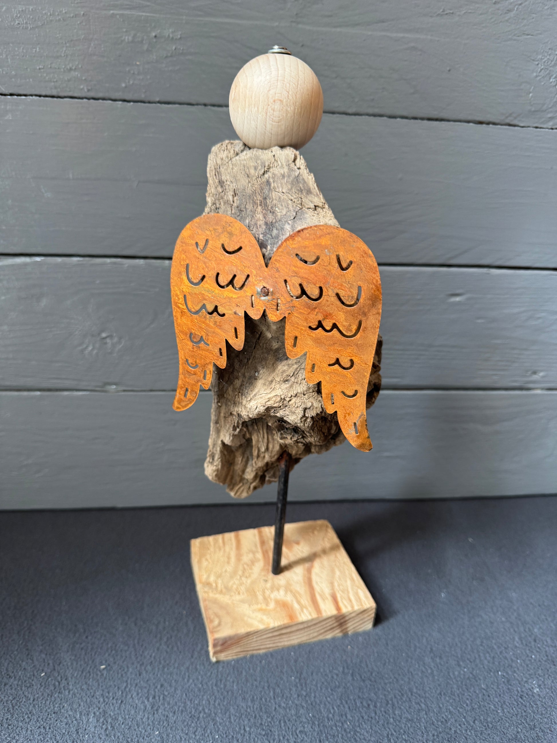 Spirituelle Dekofigur Engel Sandalphon mit maritimen Elementen