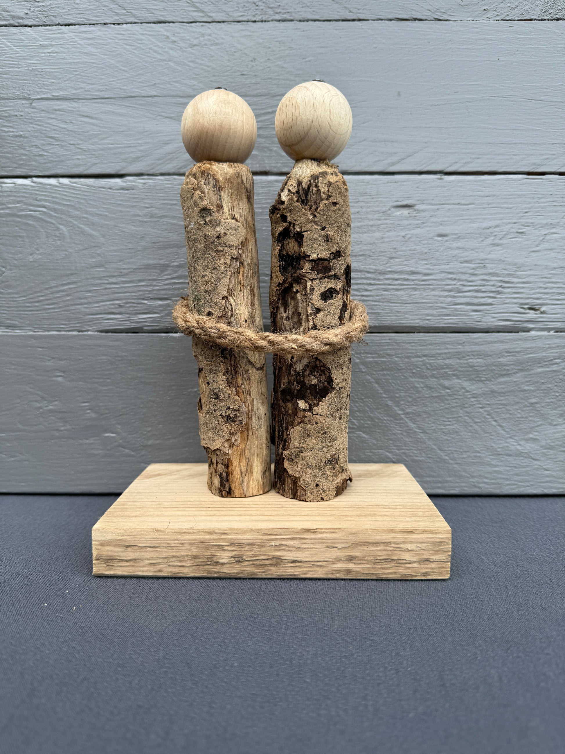 Handgefertigtes Liebespaar aus echtem Ostsee-Treibholz – maritime Dekoration mit rustikalem Charme für Hochzeit oder Zuhause