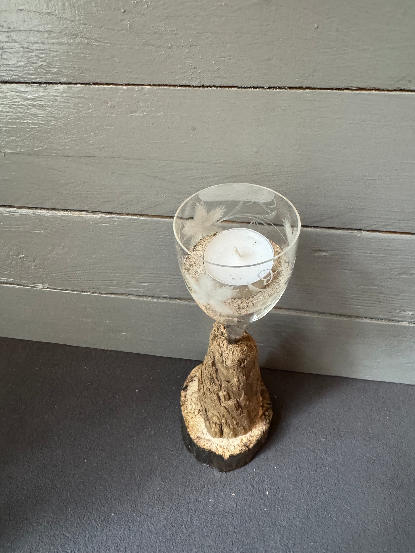 Maritimer Kerzenständer aus naturbelassenem Ostseeholz