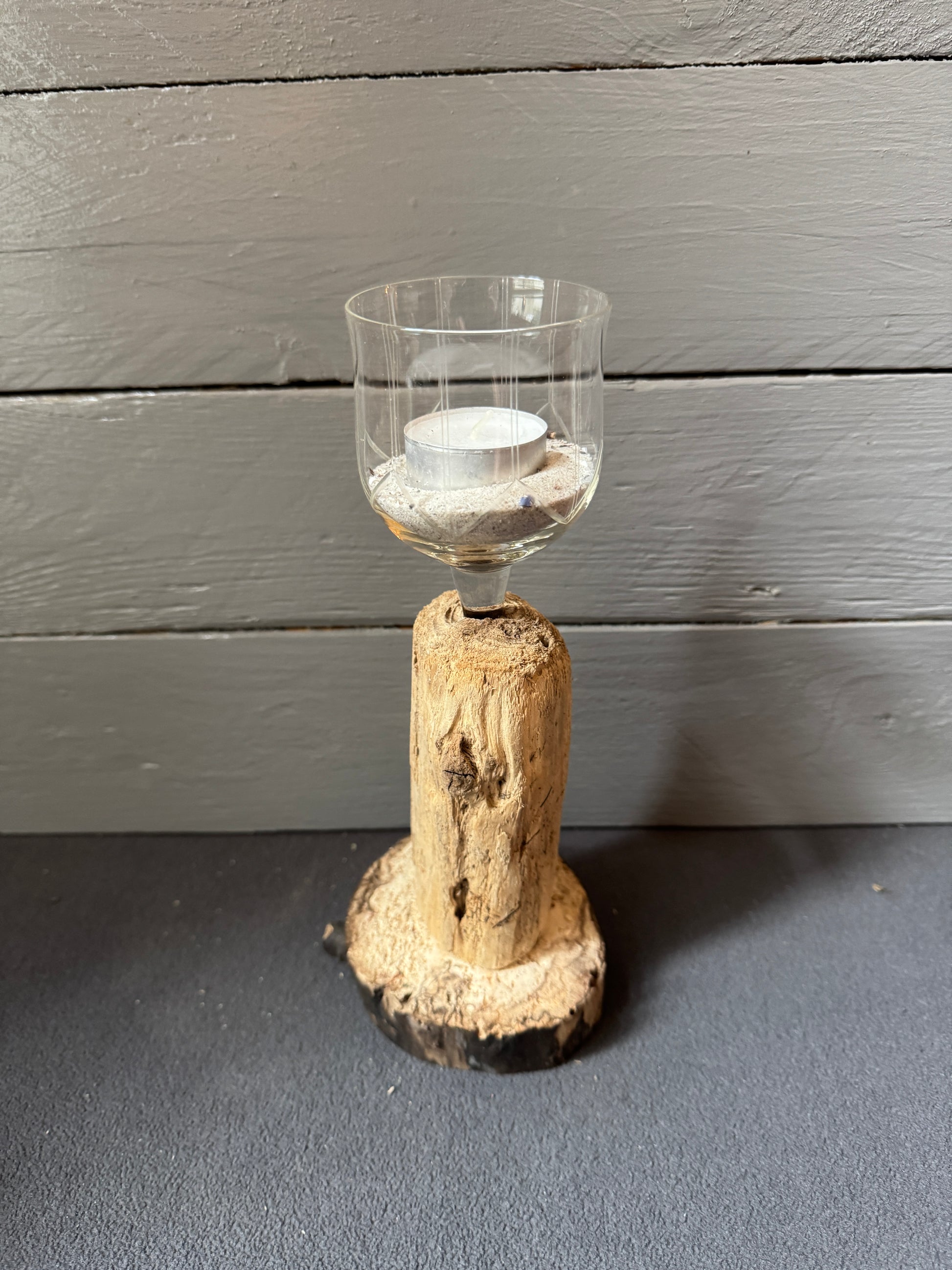 Maritime Deko mit rustikalem Treibholz & Teelichtglas