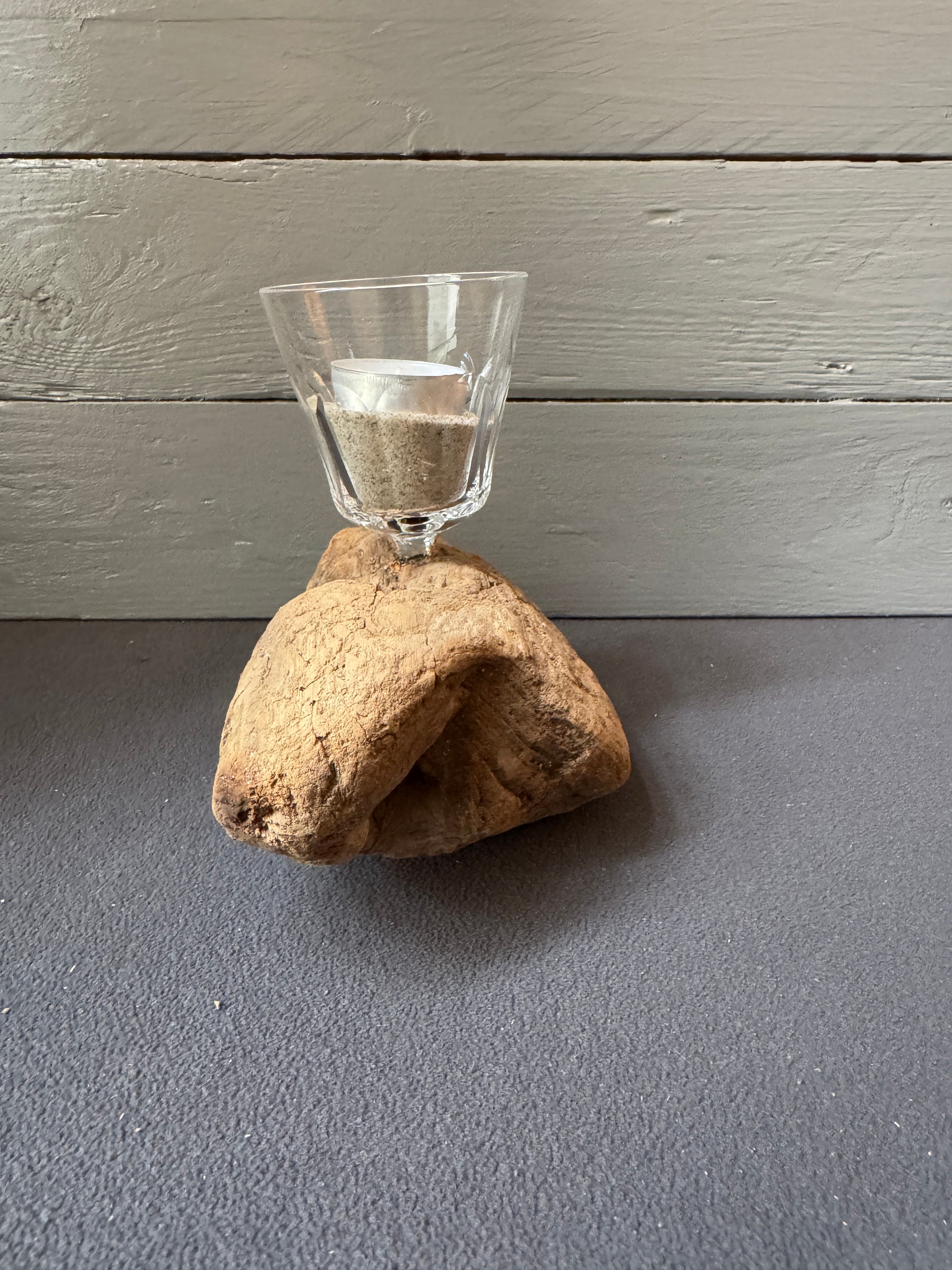 Einzigartiger Kerzenhalter aus Treibholz