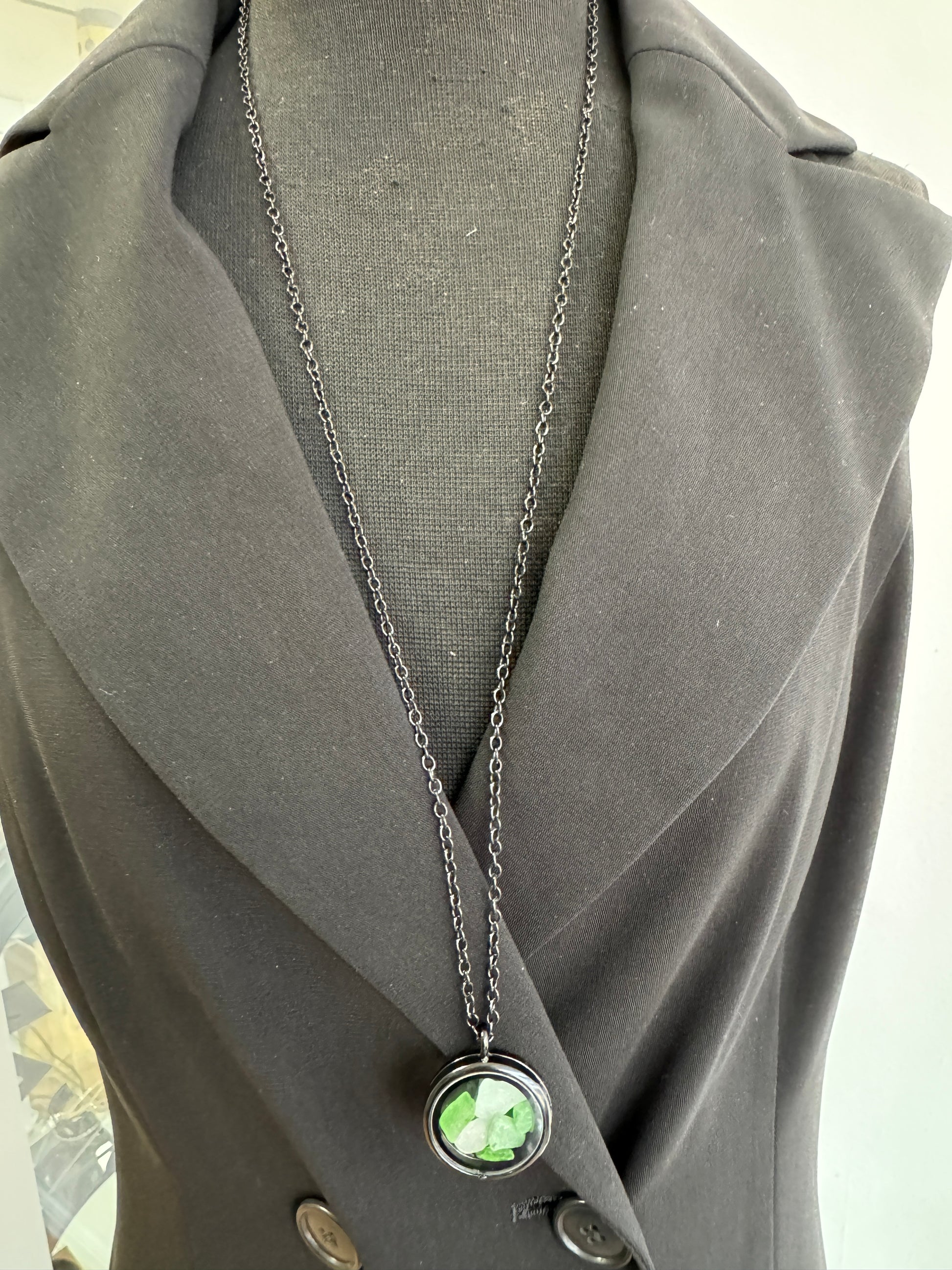 Halskette aus Ostsee-Meerglas in frischen Naturfarben