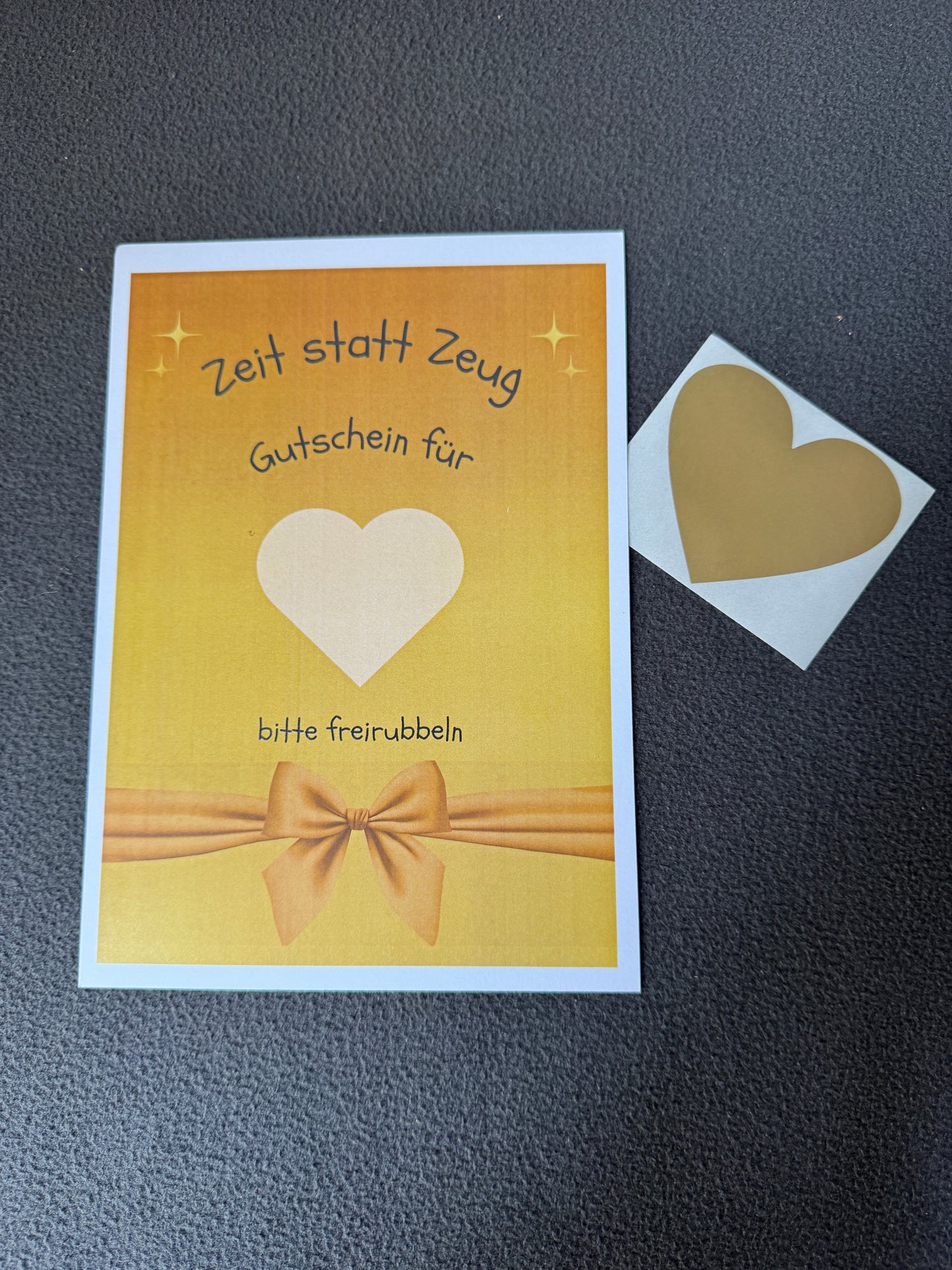 Rubbellos „Zeit statt Zeug“ DIN A5 mit goldenen Rubbelherz weihnachtlich