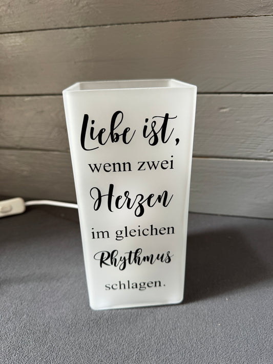 Personalisierte Glaslampe als Hochzeitsgeschenk