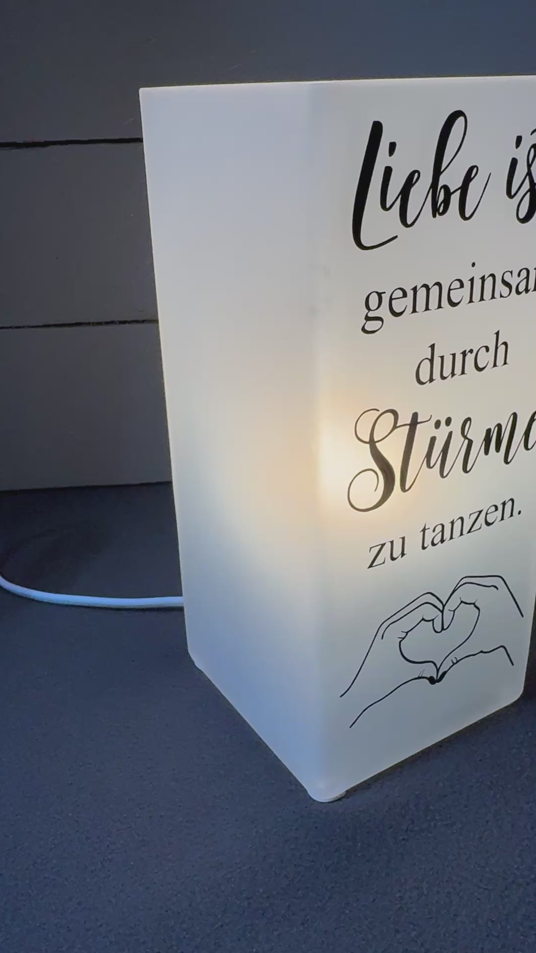 Video: Leuchtende Liebesbotschaft auf Glas – ideal als Geschenk