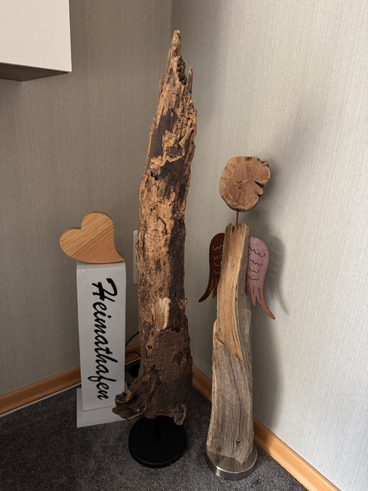 Handgefertigte Treibholz-Stehlampe „Ostseelicht Damp“ aus Ostsee-Treibholz – Vorderansicht.