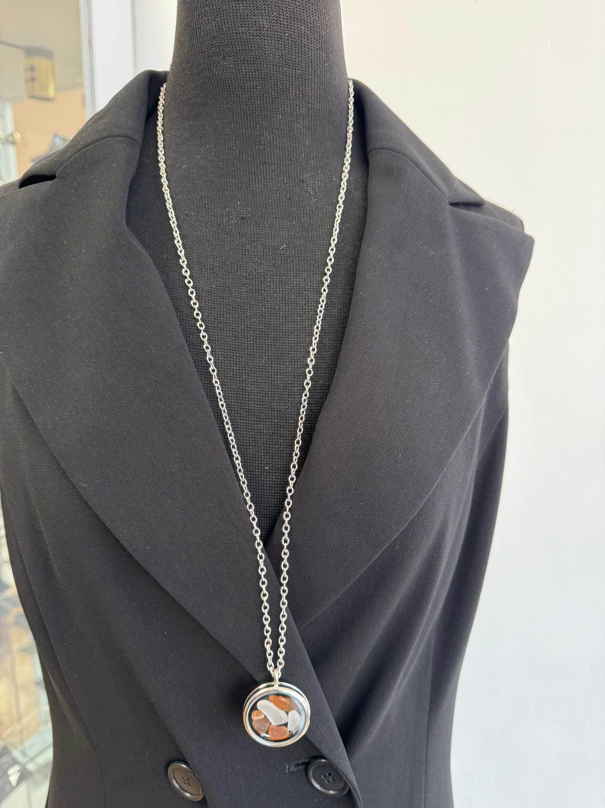 Halskette aus Ostsee-Meerglas in frischen Naturfarben