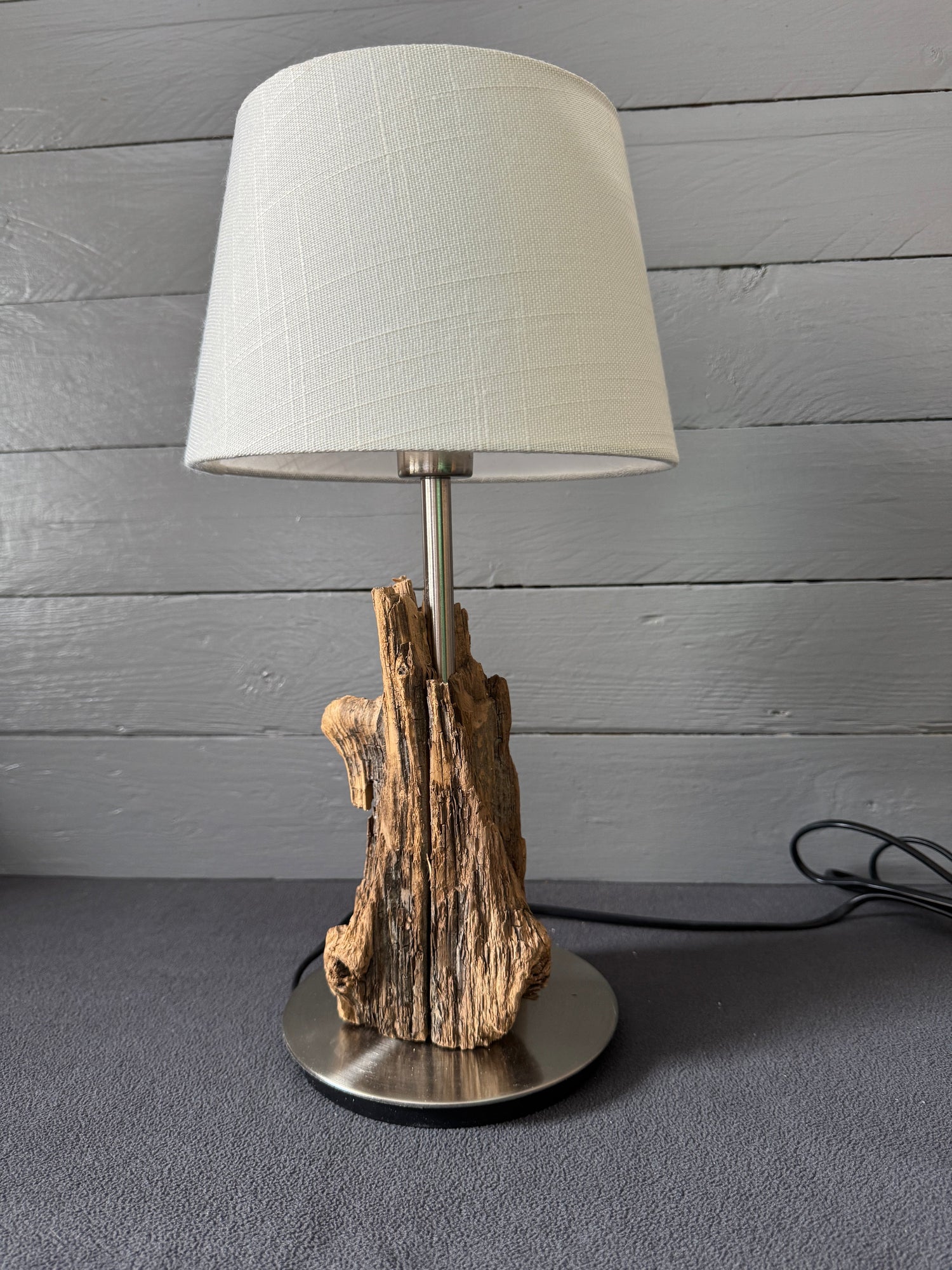 Handgefertigte Treibholzlampen von Nord- & Ostsee – maritime, nachhaltige Beleuchtung mit natürlichem Charme.