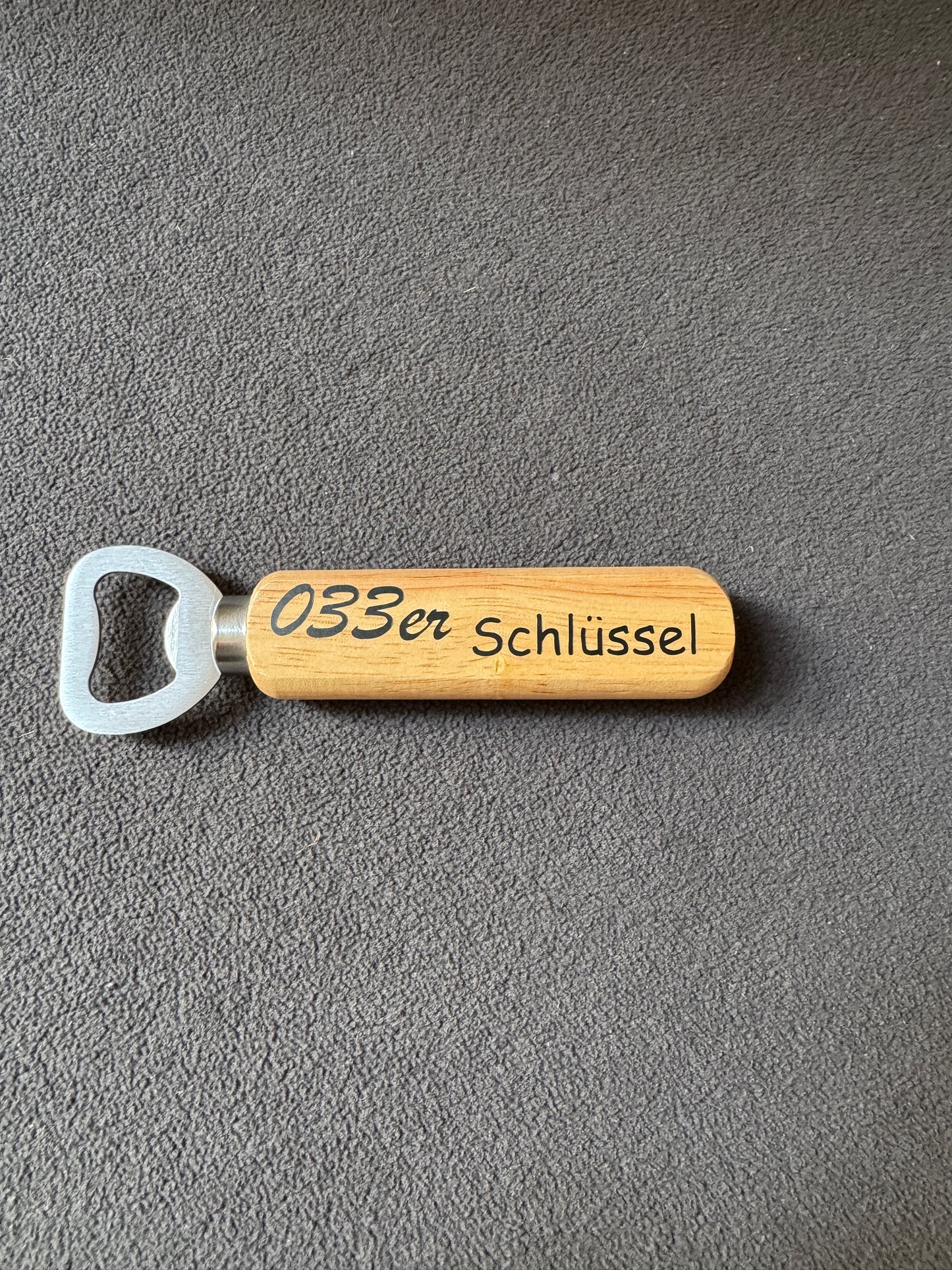 Flaschenöffner mit Spruch – Der perfekte Griff zum Bierglück