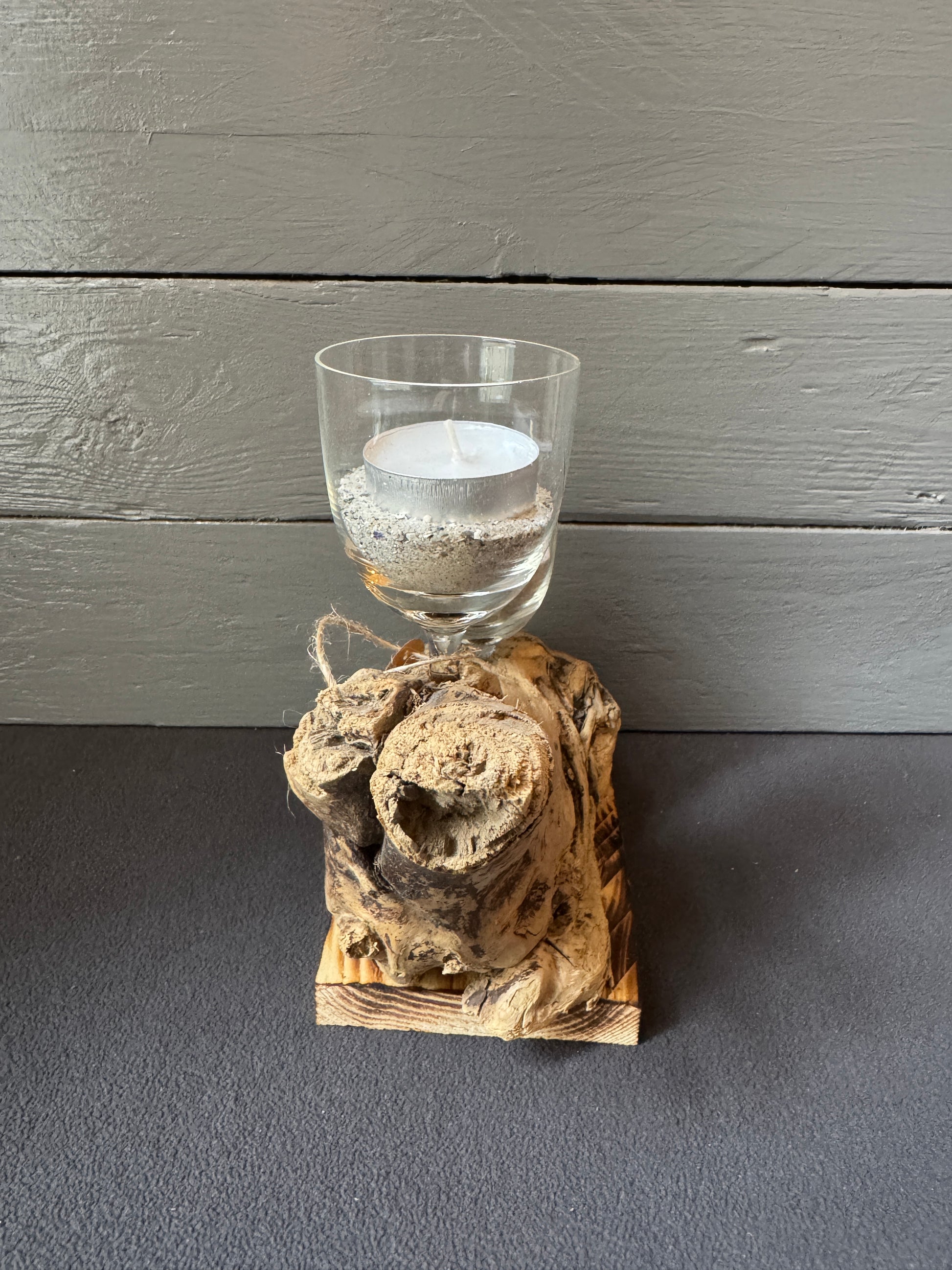 Upcycling-Kerzenständer aus Naturmaterialien 