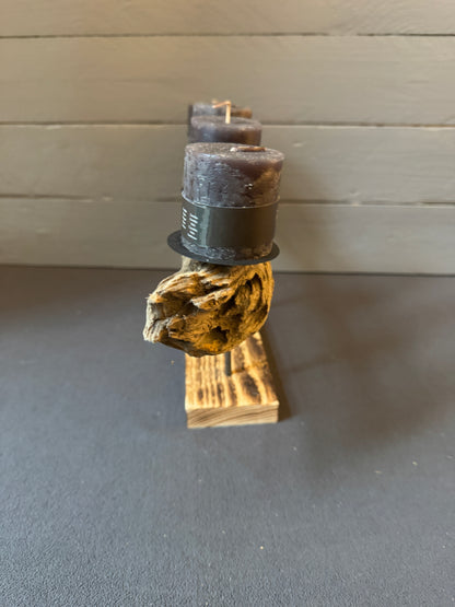 Nachhaltiges Adventsgesteck „Nordlicht“ – schwebendes Treibholz mit Kerzen in Anthrazit, handgefertigt in Schleswig-Holstein.