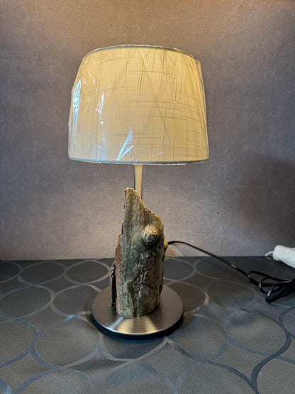 Wattlicht Amrum auf schlichtem Fuß – maritimes Design