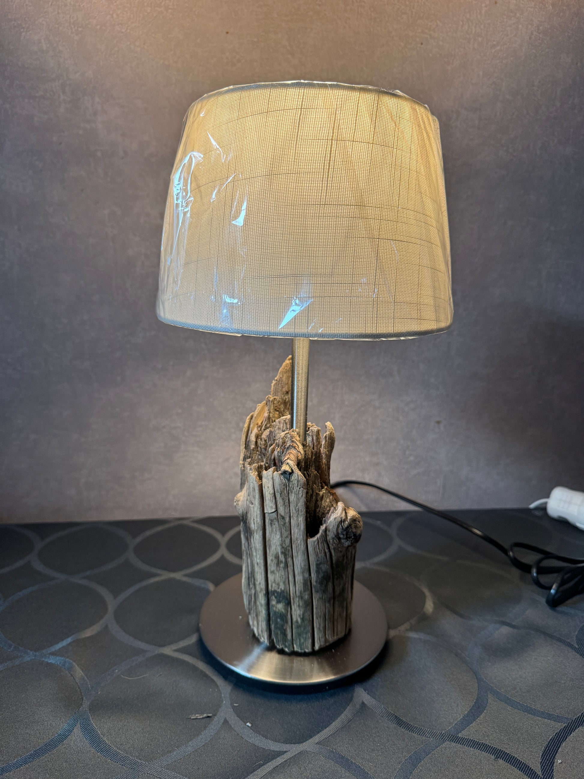 Handgefertigte Lampe aus echtem Strandgut – Geschenkidee für Küstenfreunde

