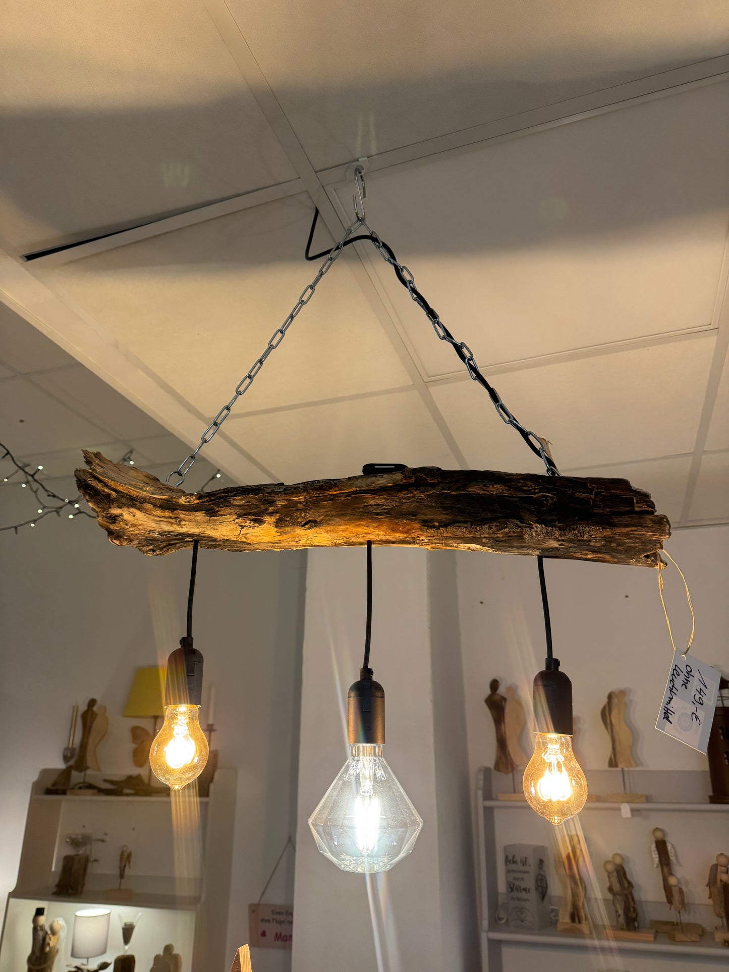 3-flammige Treibholz Hängelampe aus echtem Ostsee-Treibholz mit warmem Licht – nachhaltiges Unikat aus Eckernförde.