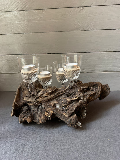 Adventsgesteck Winter – Einzigartiges Treibholz- handgefertigte maritime Winterdeko mit alten Weingläsern und feinem Ostseesand