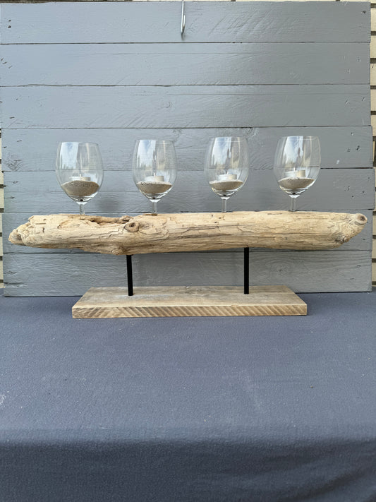 Adventsgesteck „Winterhafen“ – handgefertigt aus Treibholz und recyceltem Holzsockel