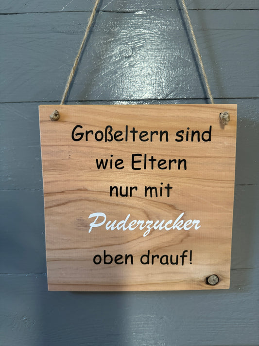 Dekoschild als Geschenk für Großeltern – mit humorvollem Text und rustikaler Aufhängung