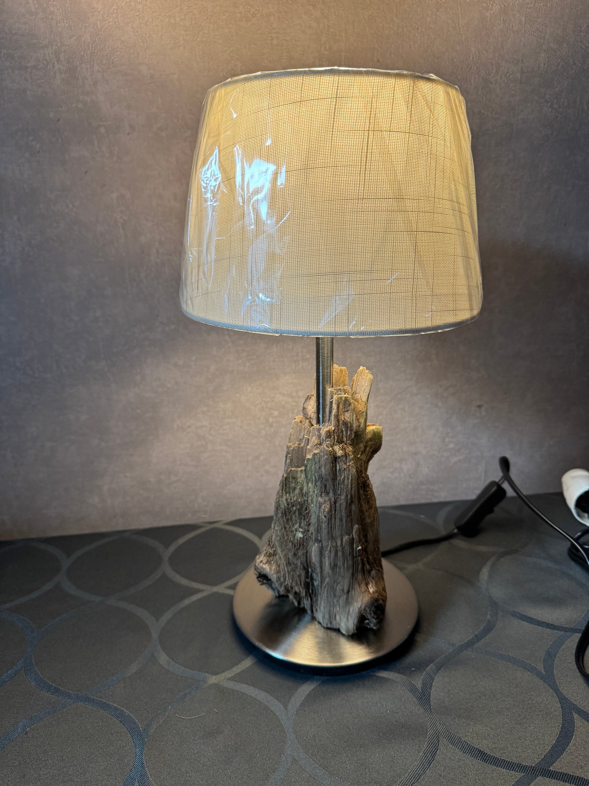 Hafenlicht Husum als maritimes Wohnaccessoire im Wohnzimmer