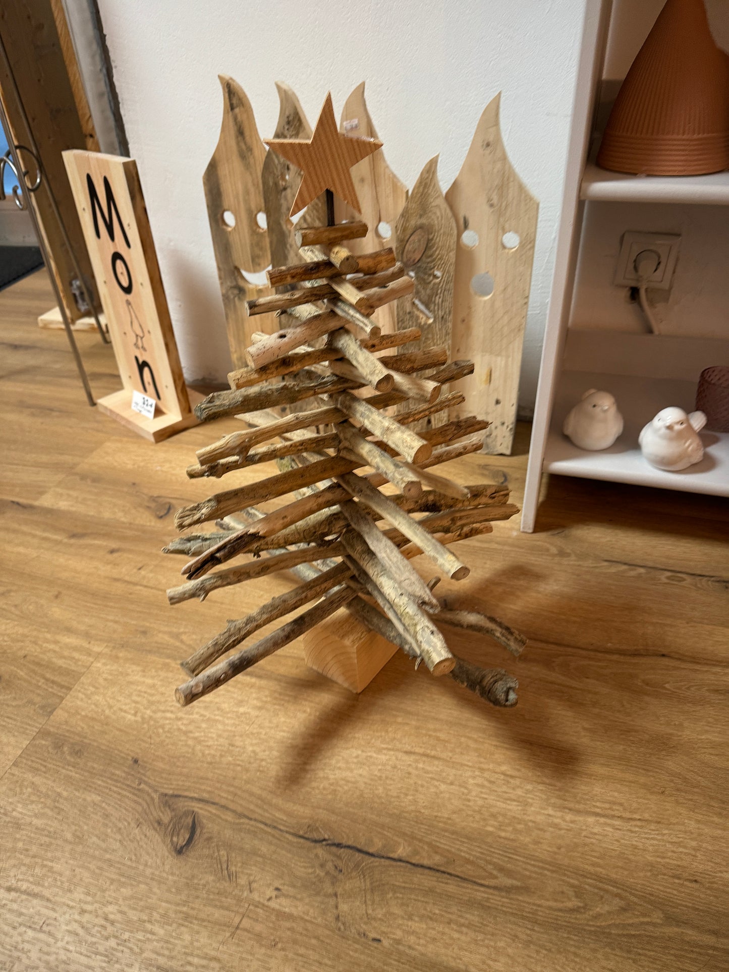 Tannenbaum aus Treibholz von der Nordsee