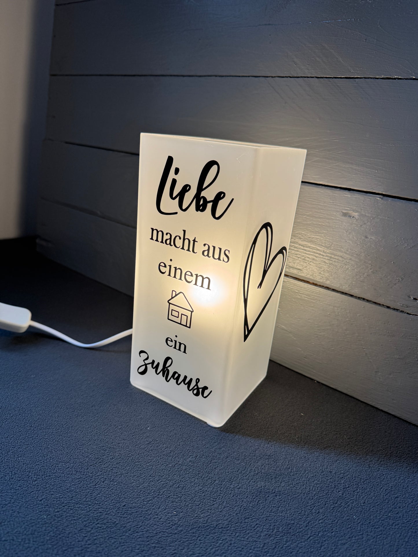 Hochzeitsgeschenk Lampe mit romantischer Gravur
