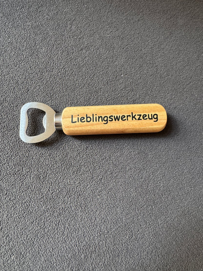 Flaschenöffner mit Spruch – Der perfekte Griff zum Bierglück
