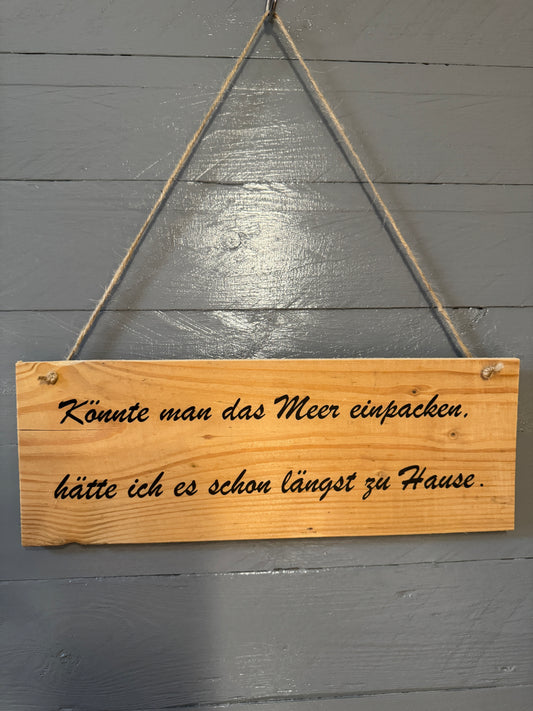 Dekoratives Holzschild mit maritimen Motiv und Sisalaufhängung für Meerliebhaber