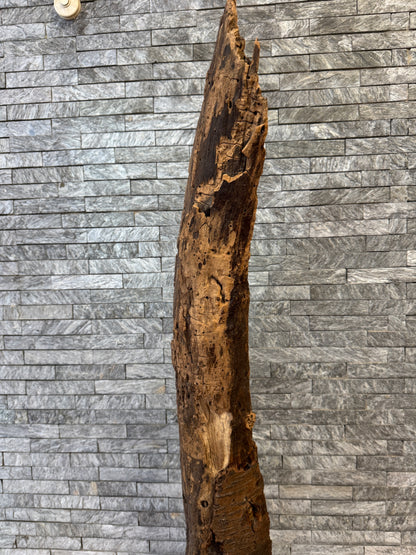 Nachhaltiger Lampenfuß aus recyceltem Material bei der Treibholz-Stehlampe Ostseelicht Damp