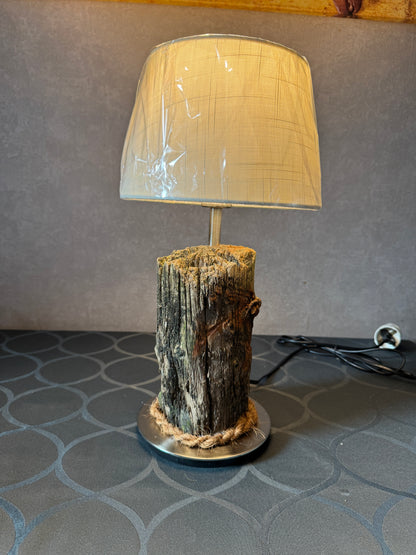 Stimmungsvolle Nordsee-Treibholzlampe als Wohnzimmer-Deko
