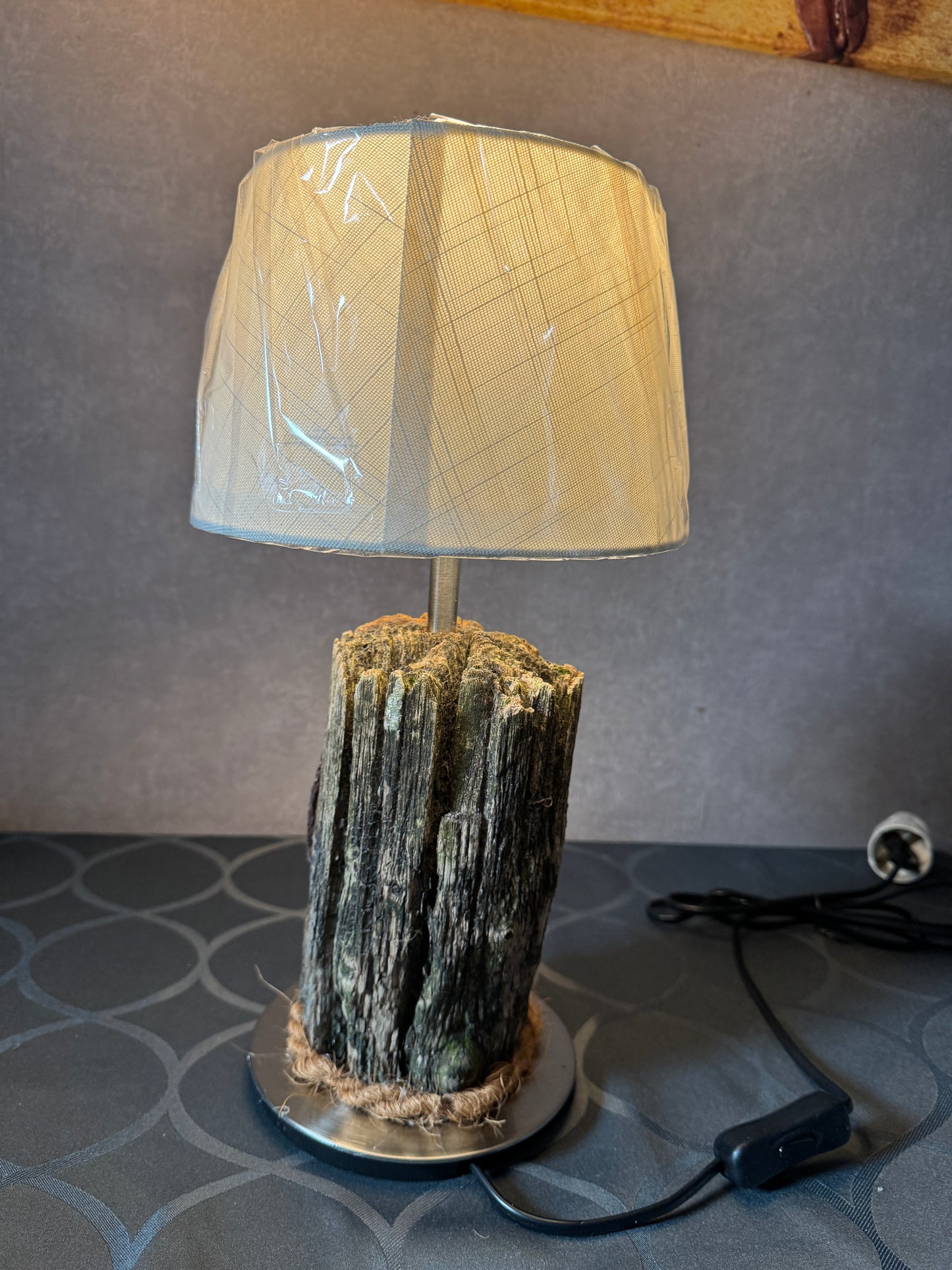 Lampe aus echtem Strandgut – Geschenk für Meeresliebhaber